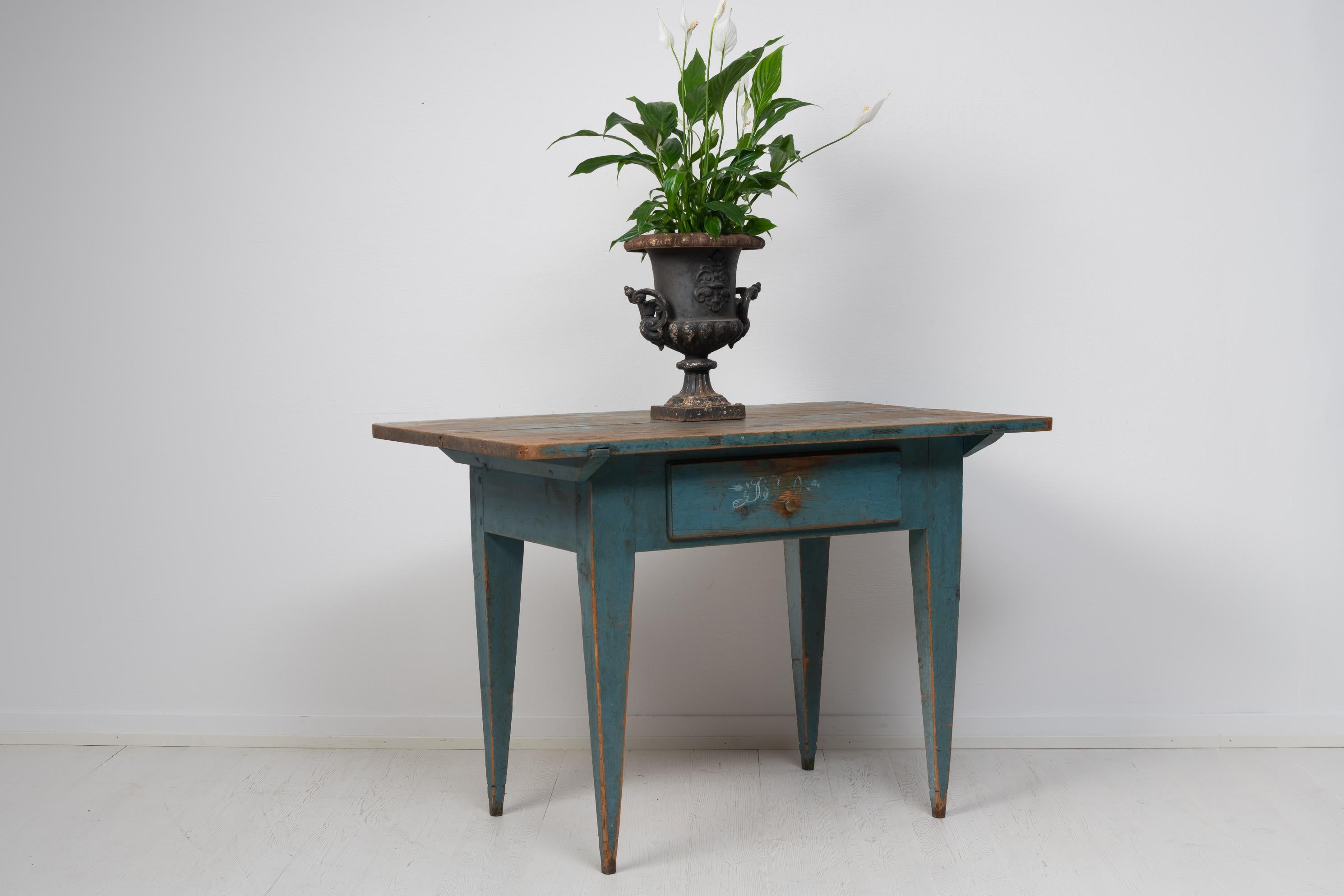 19th Century Unusual Swedish Blue Country Table In Good Condition For Sale In Kramfors, SE
