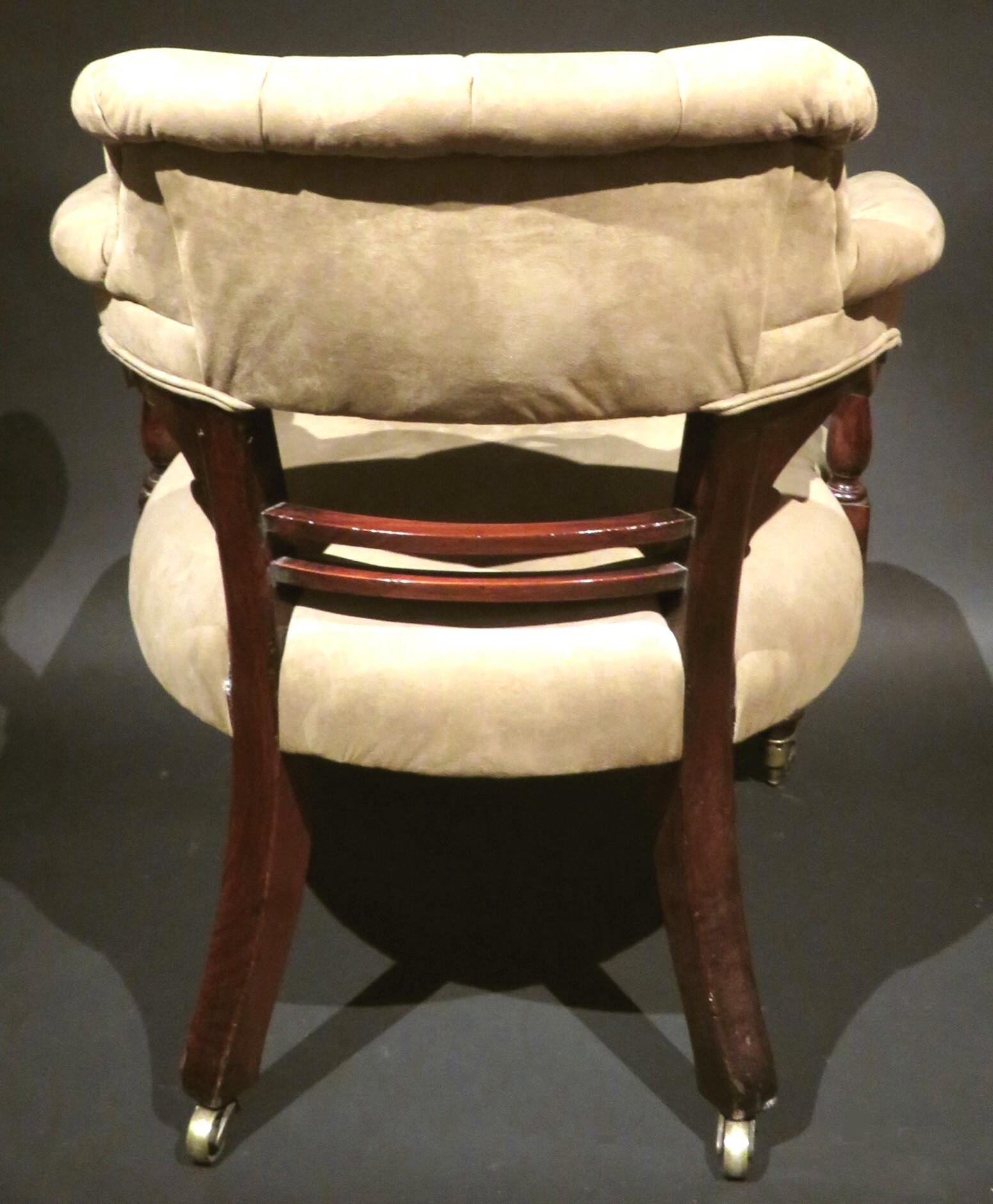 Victorian 19th Century Upholstered Mahogany Library Chair, England Circa 1840 For Sale