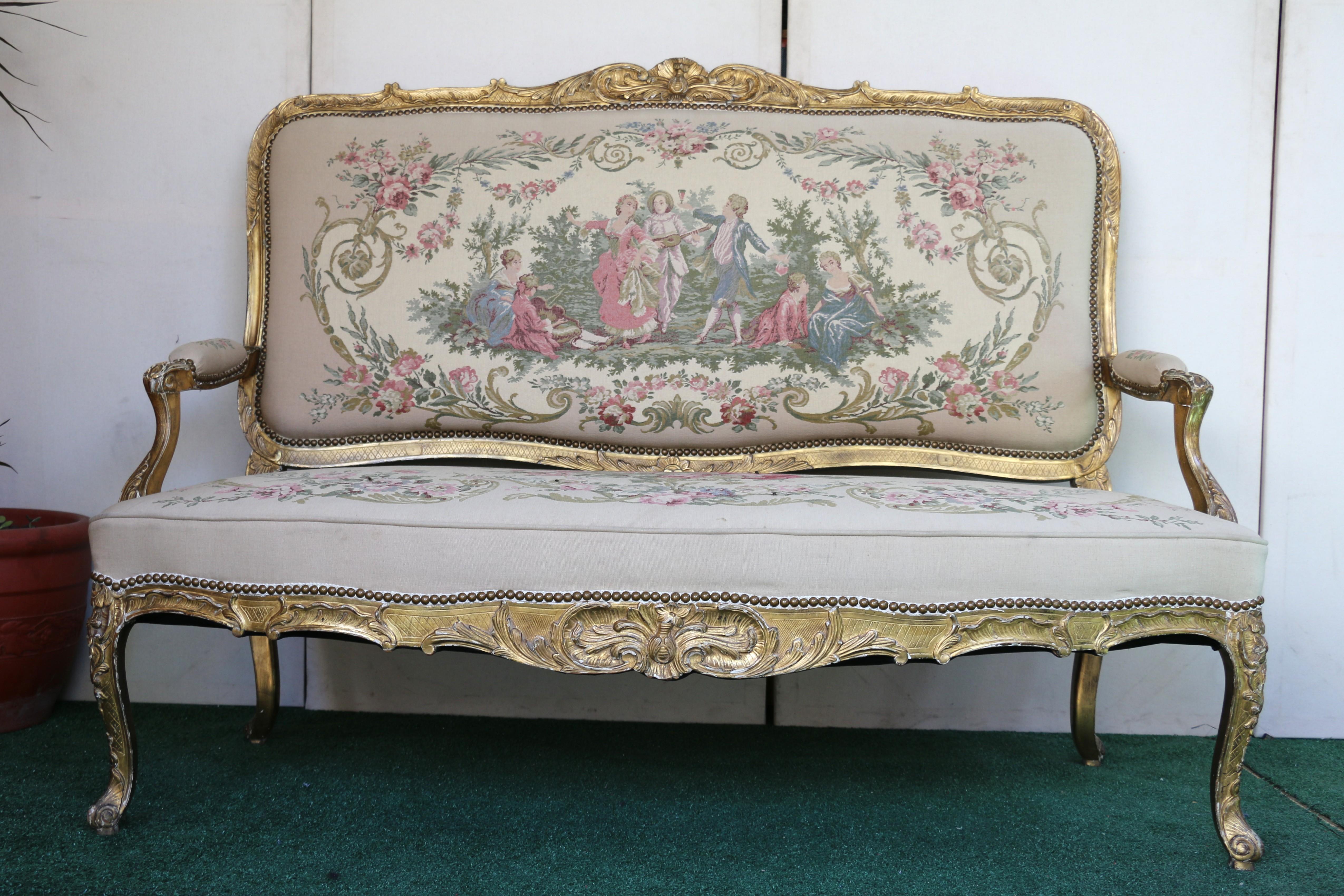 Rococo Canapé tapissé à motifs musicaux, France, 19e siècle en vente