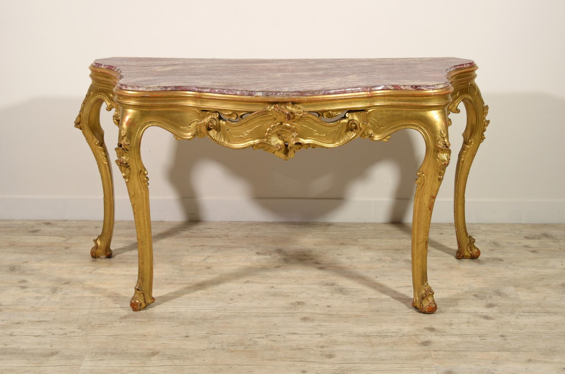 italien 19ème siècle:: Table Console en bois doré sculpté vénitien en vente