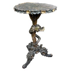 Mesa estilo gruta veneciana de madera tallada y dorada del siglo XIX