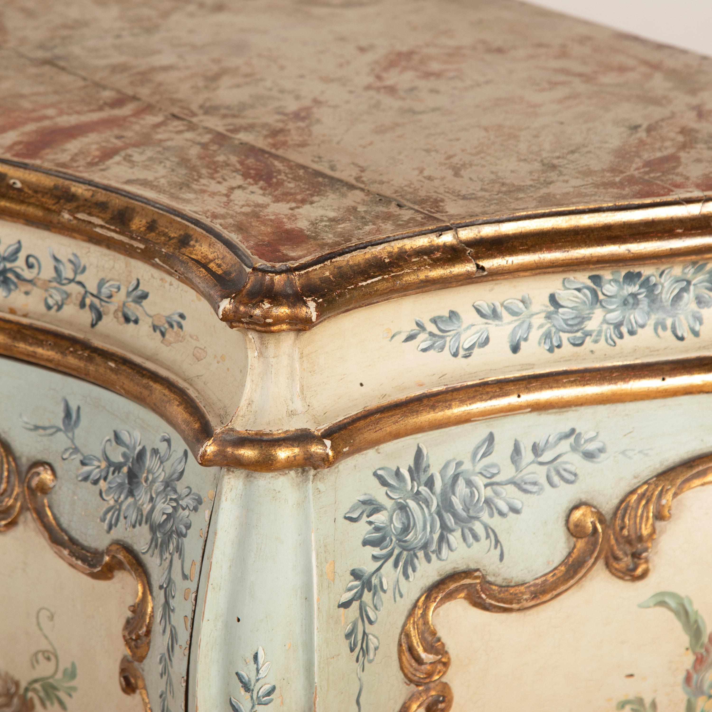 19th Century Venetian Hand Painted Commode In Good Condition For Sale In Gloucestershire, GB