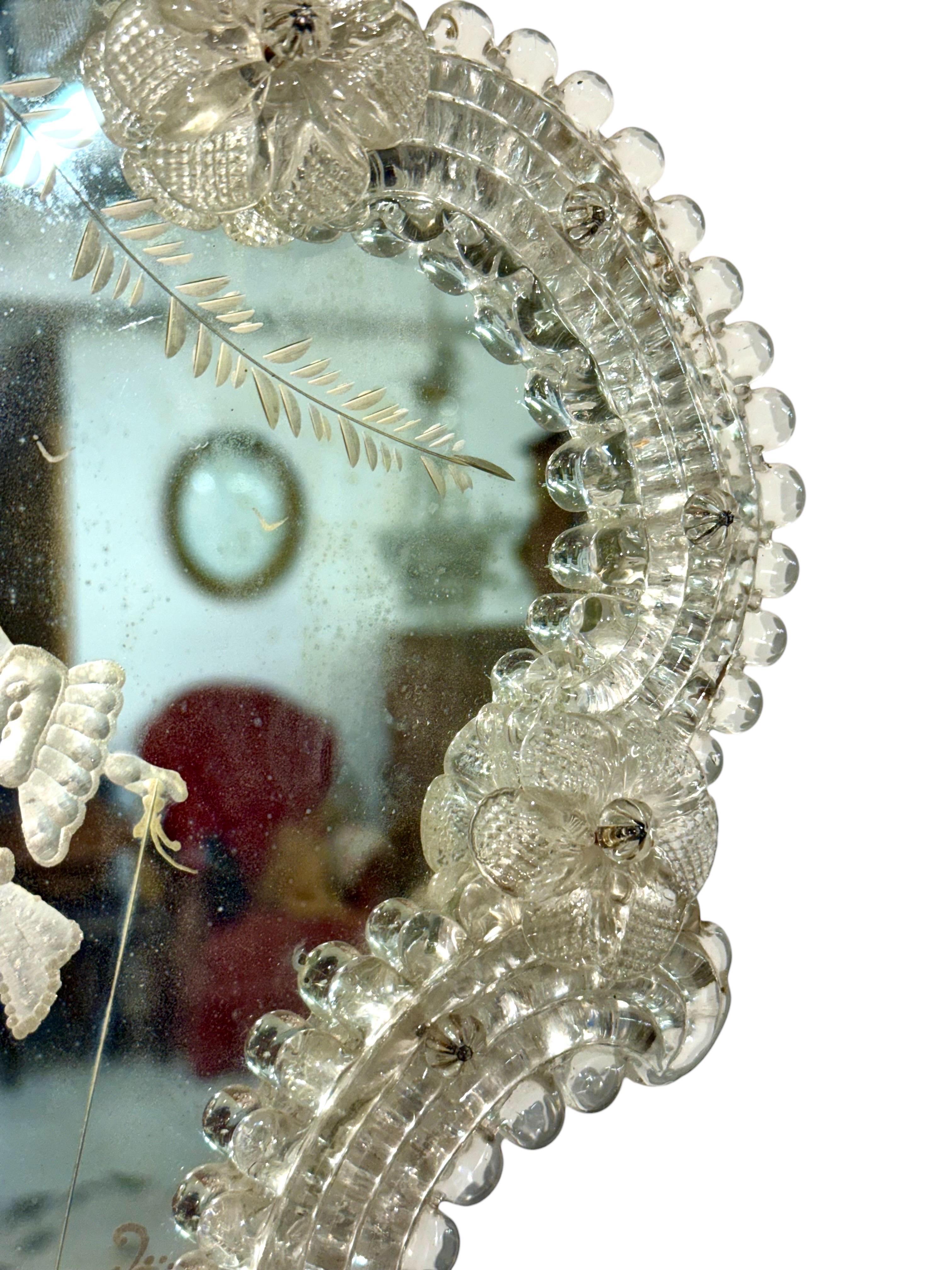 Miroir vénitien du XIXe siècle à décor gravé raffiné en vente 4