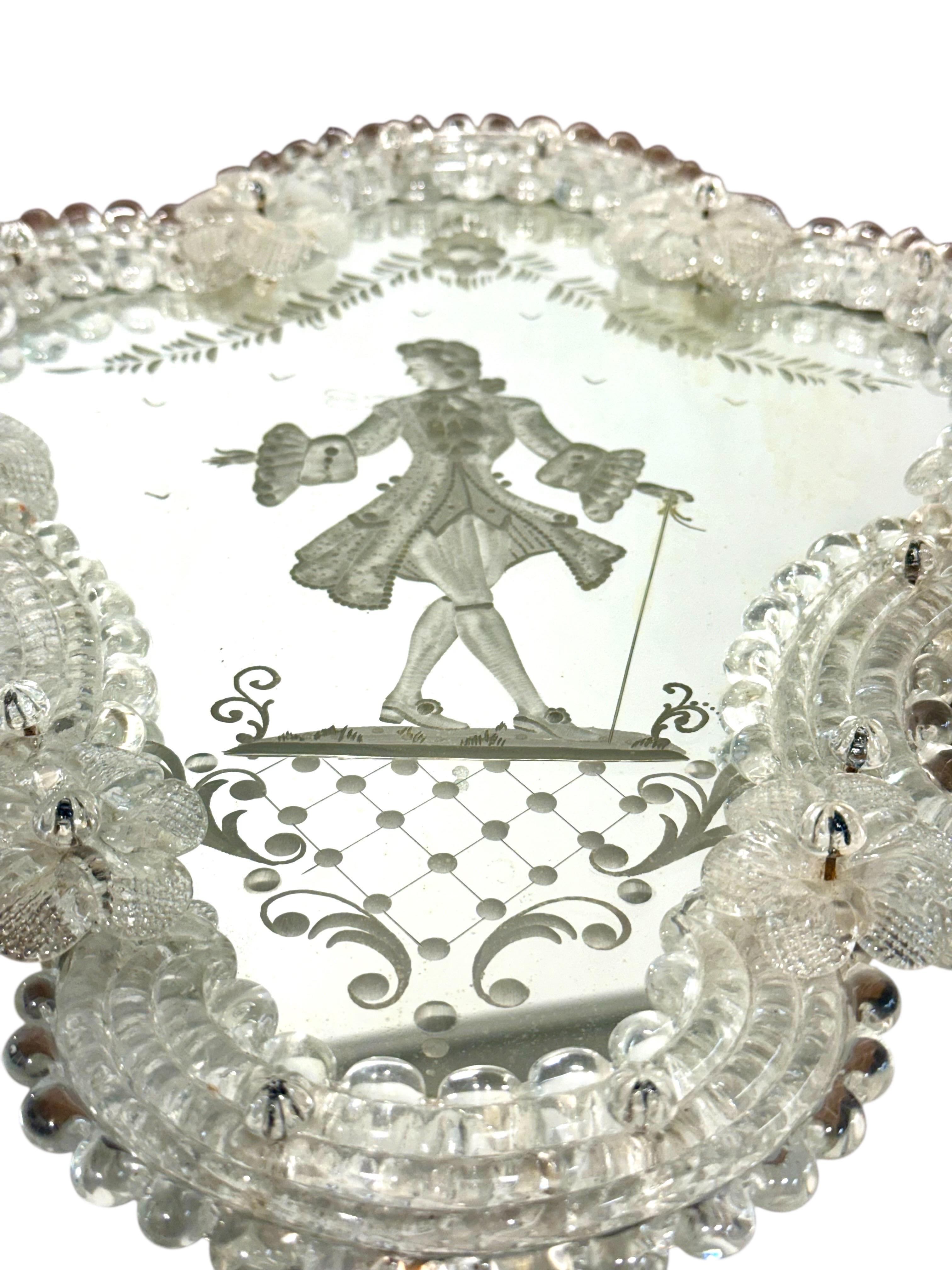 Miroir vénitien du XIXe siècle à décor gravé raffiné en vente 6