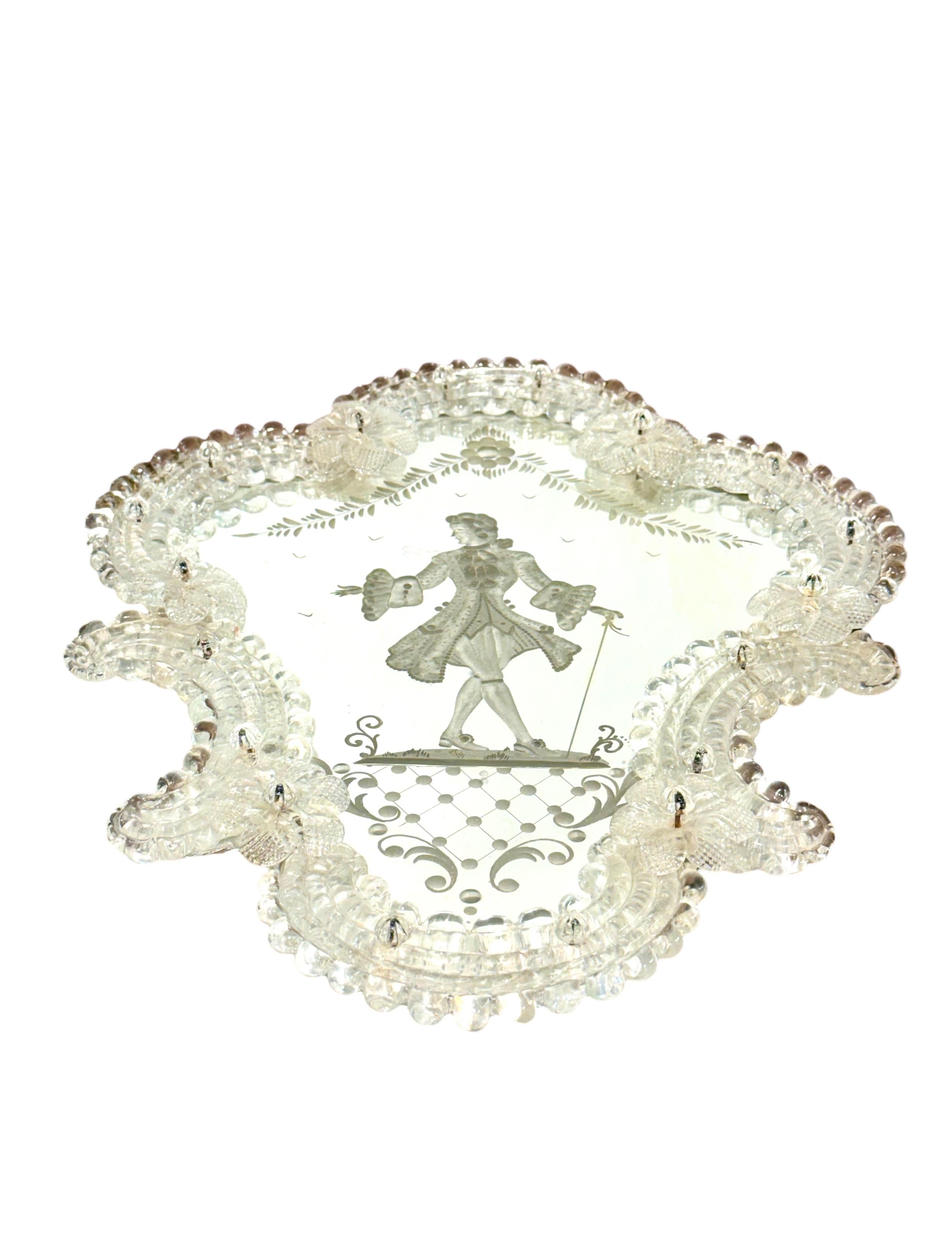 Miroir vénitien du XIXe siècle à décor gravé raffiné en vente 8