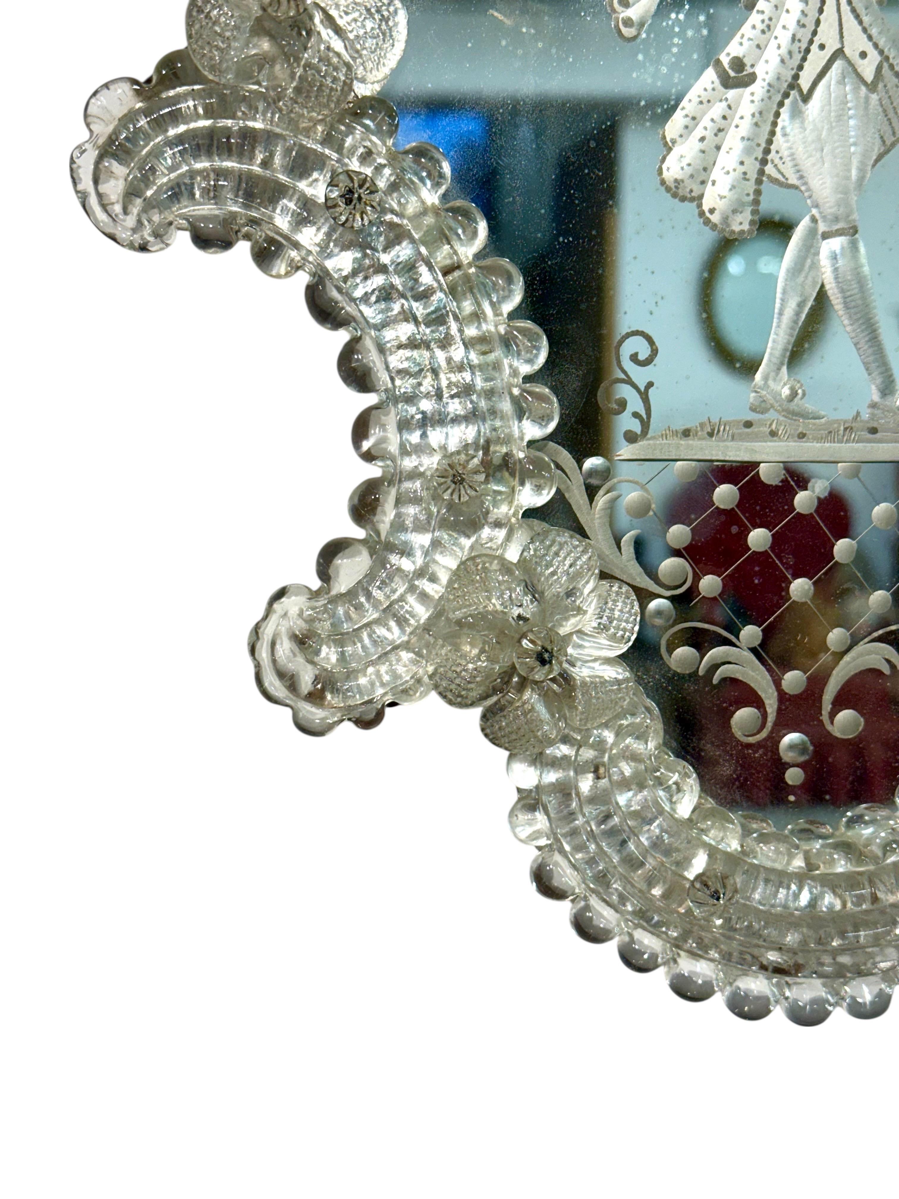 italien Miroir vénitien du XIXe siècle à décor gravé raffiné en vente