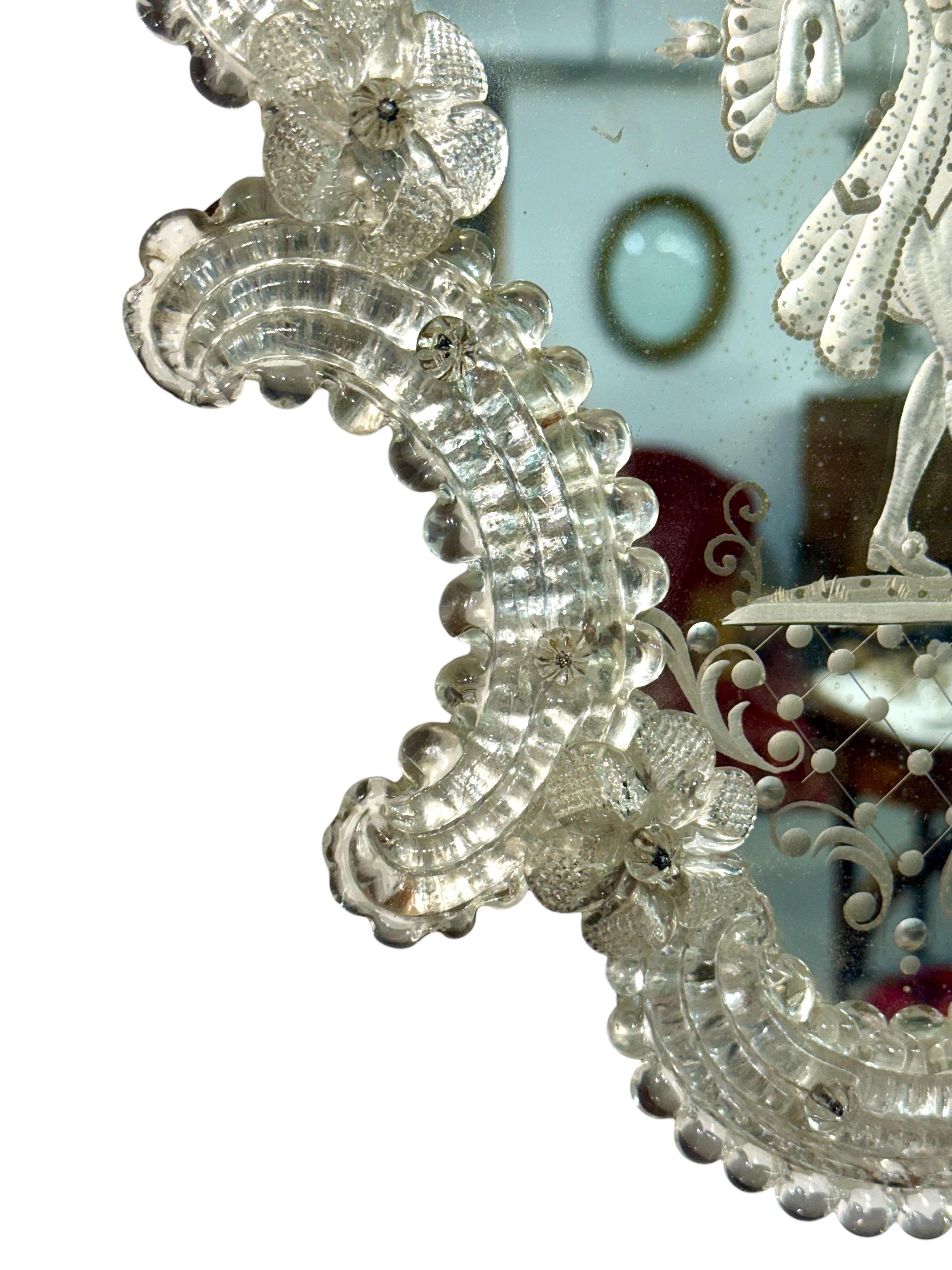 Miroir vénitien du XIXe siècle à décor gravé raffiné Bon état - En vente à LA CIOTAT, FR