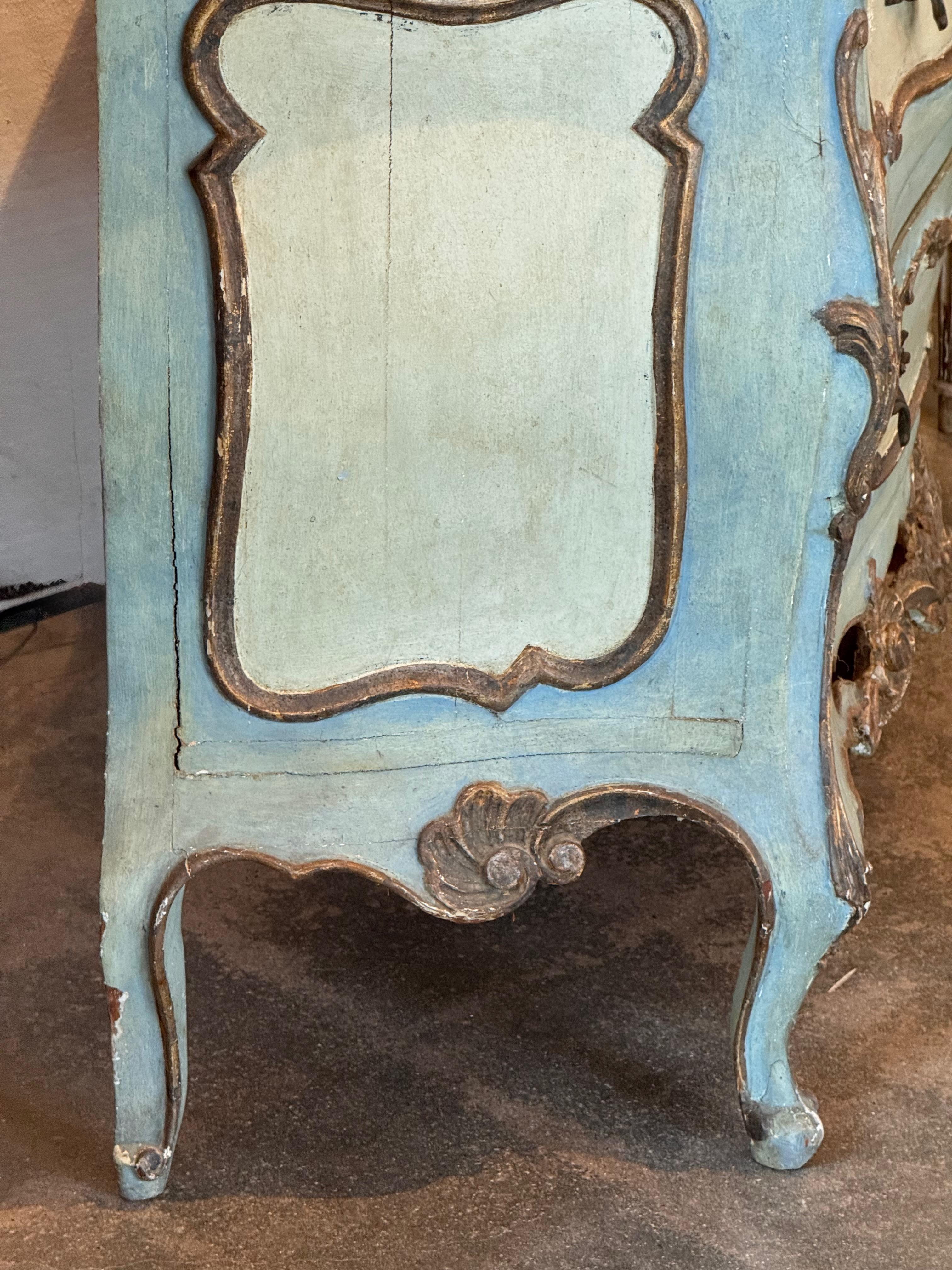 19th Century Venetian Painted Commode With Carved Detail For Sale 5