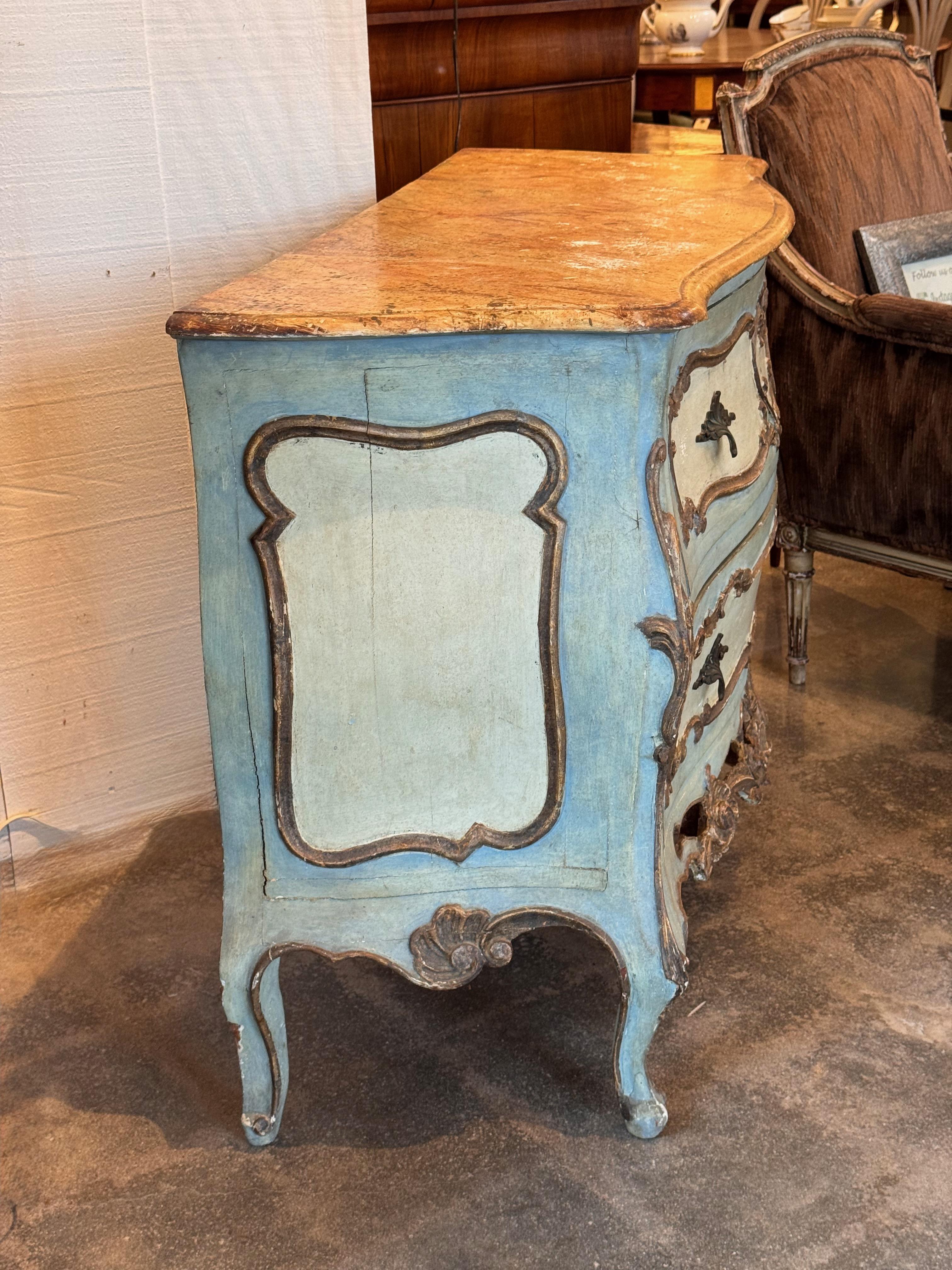 19th Century Venetian Painted Commode With Carved Detail For Sale 3