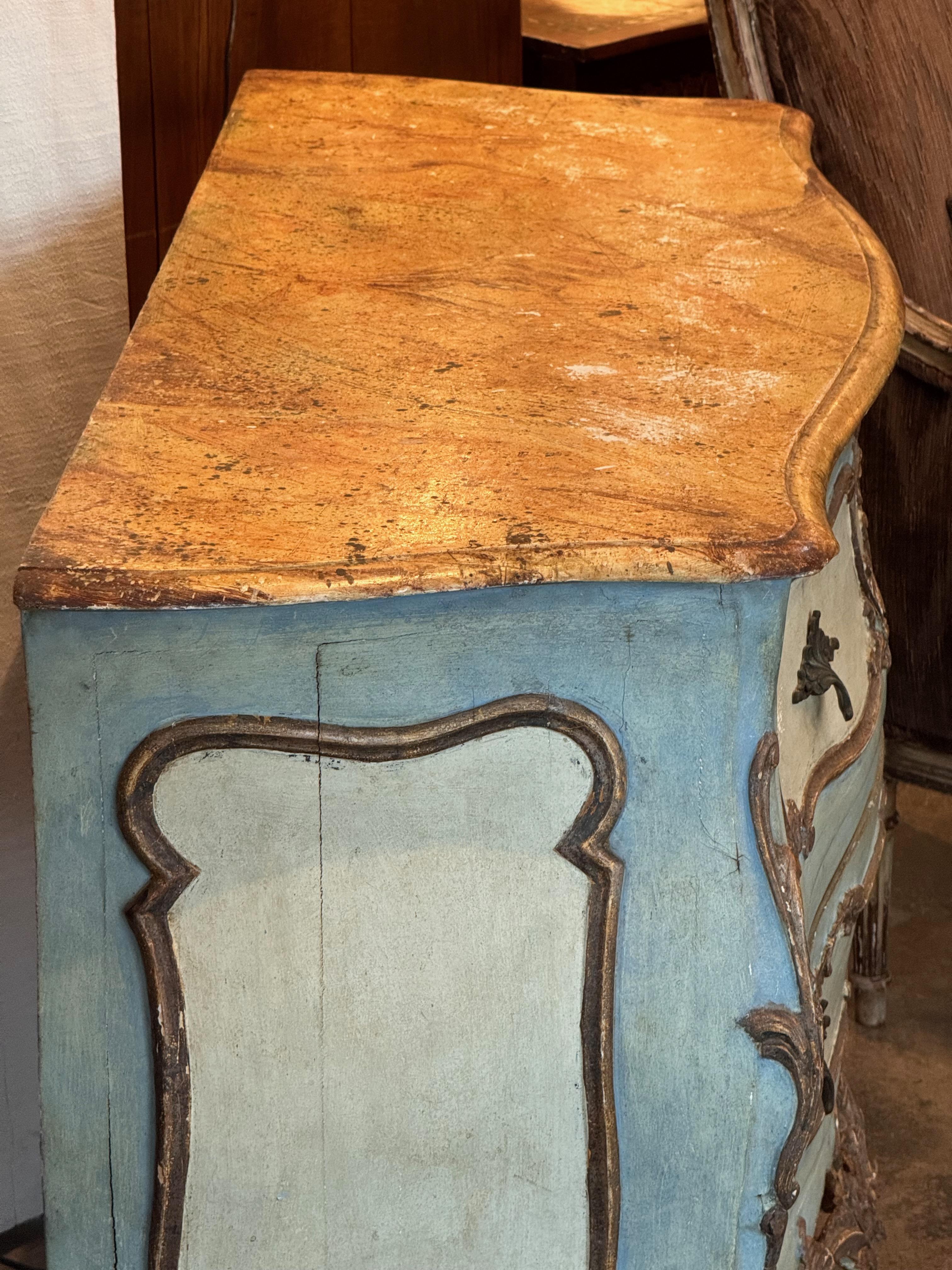 19th Century Venetian Painted Commode With Carved Detail For Sale 4