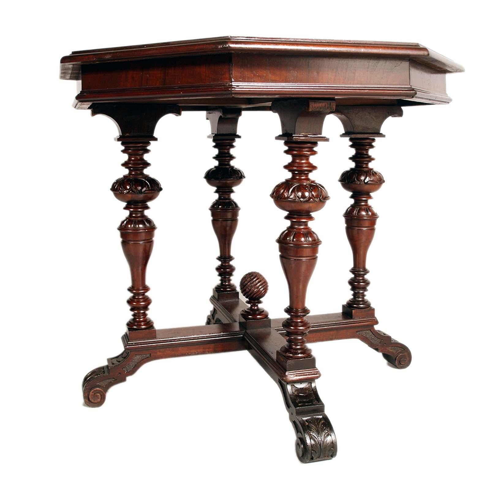 Venetian Neo-Renaissance Octagonal Walnut Table by Testolini Freres, Venice, 18th century. Table with structure in turned and hand-carved solid walnut , with the top veneered with walnut root and blond walnut with star-shaped inlay. The table
