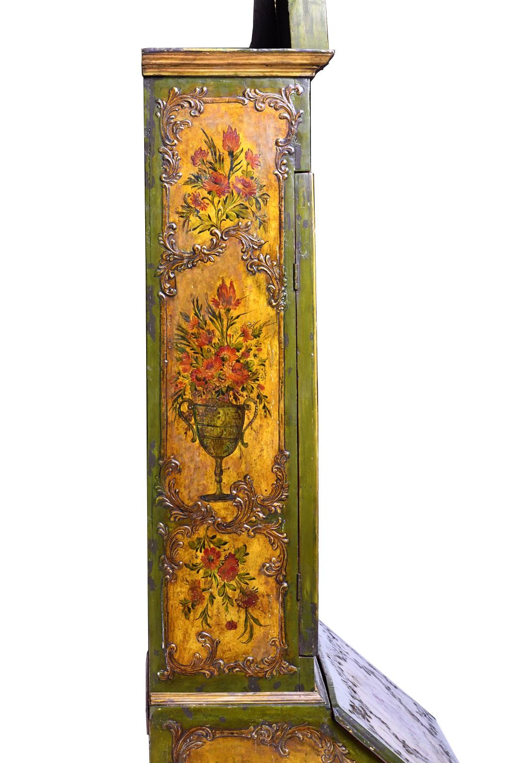 Venezianisches Sekretär-Bücherregal des 19. Jahrhunderts mit bemalten Szenen und Blumensprühen im Angebot 11