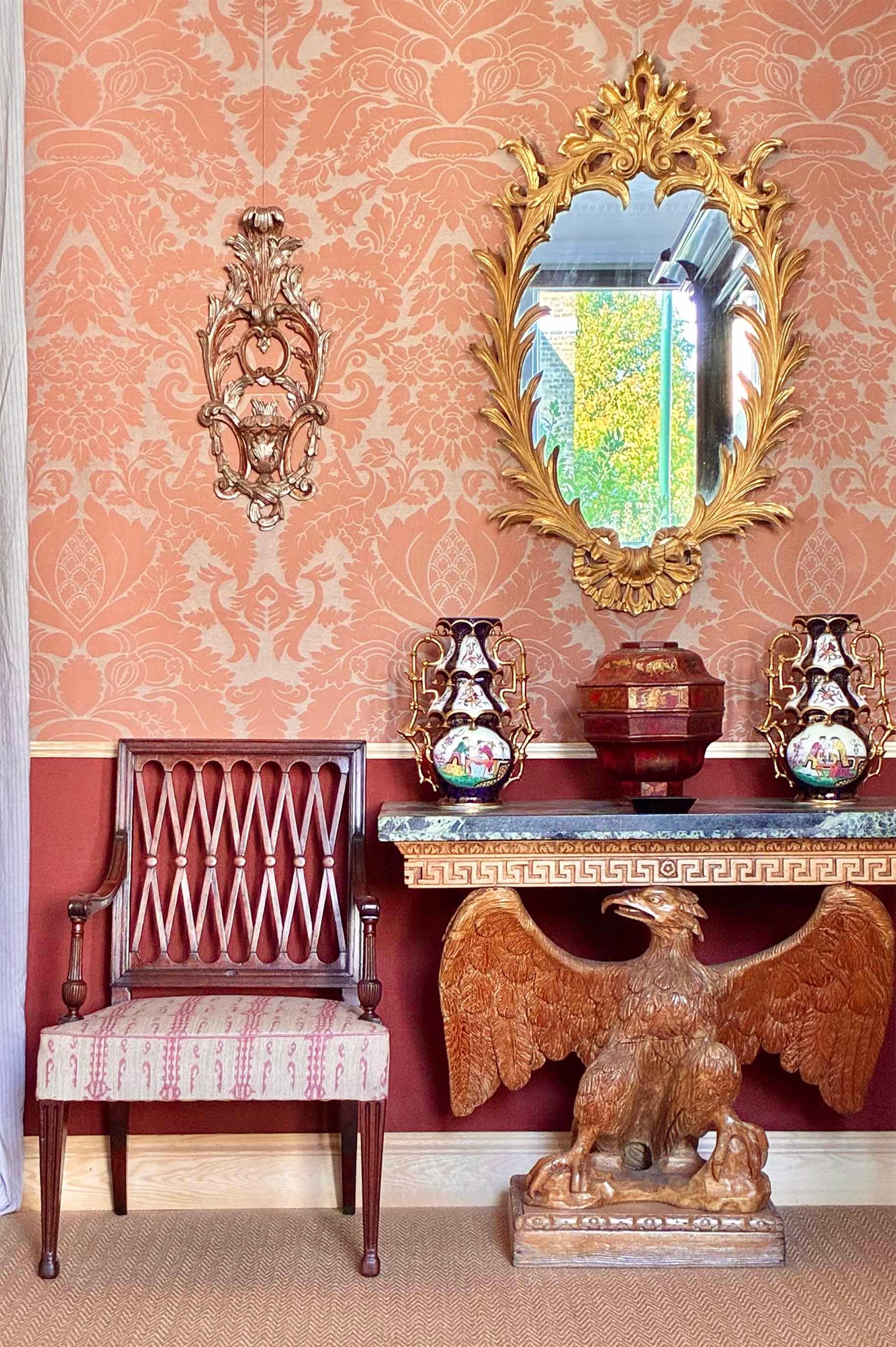 Una coppia super-chic di applique o appliques argentate molto decorative, progettate nello stile della metà del XVIII secolo. Un design molto raro e molto ricercato. Probabilmente veneziano, fine XIX - inizio XX secolo.

Perché ci