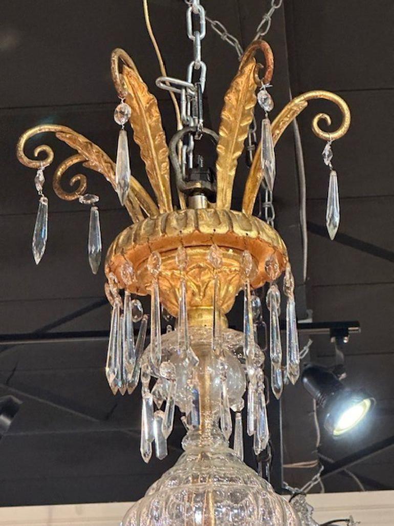Vetro Lampadario veneziano del XIX secolo con bracci in vetro e legno dorato in vendita