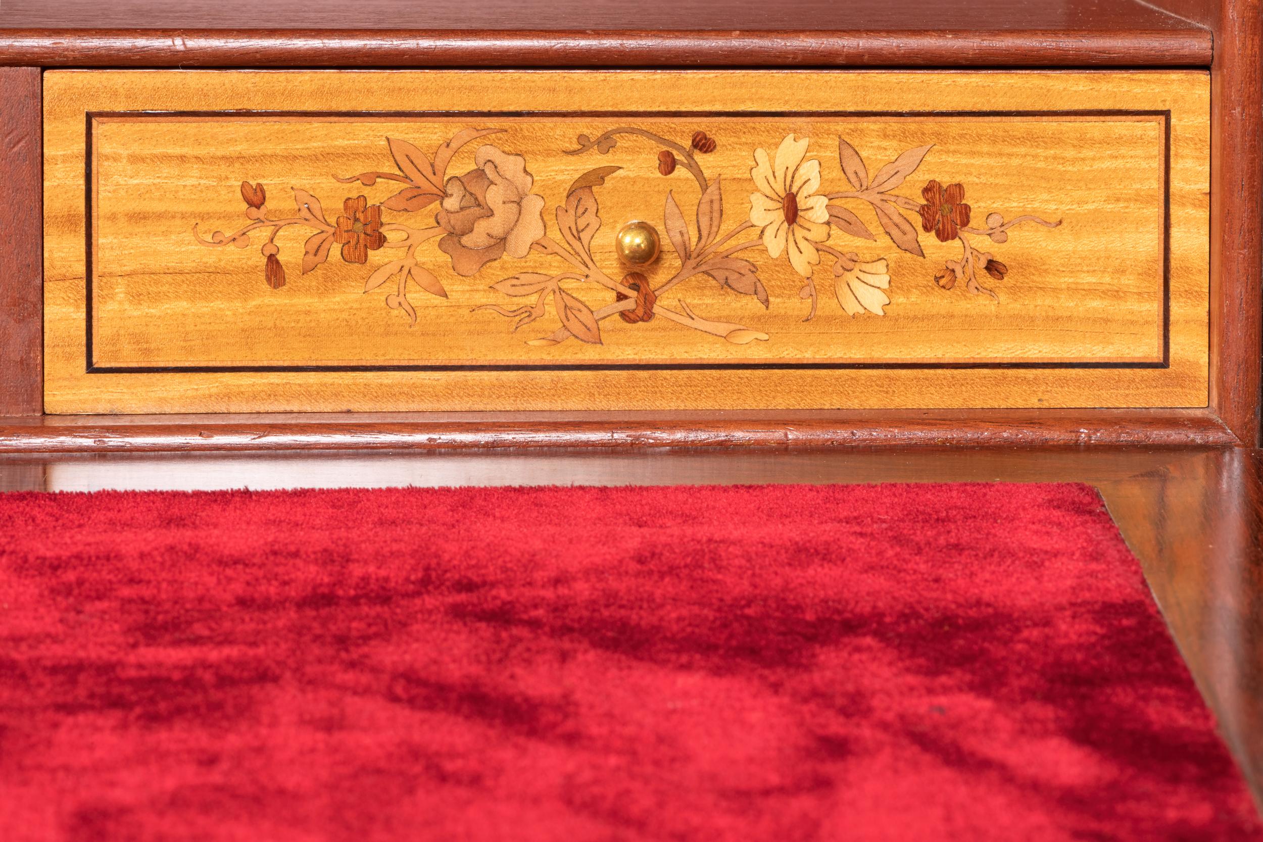 Gabinetto Secretaire francese in Vernis Martin del XIX secolo attribuito a Paul Sormani in vendita 4