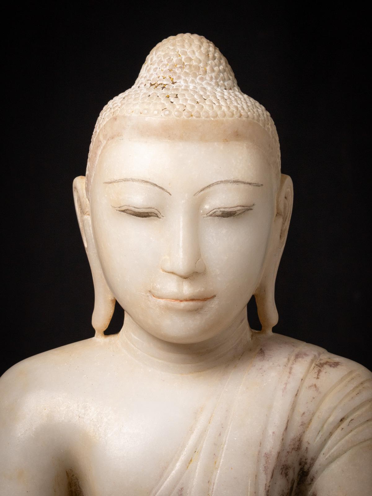 19th century Very special marble Burmese Buddha statue in Bhumisparsha Mudra In Good Condition For Sale In DEVENTER, NL