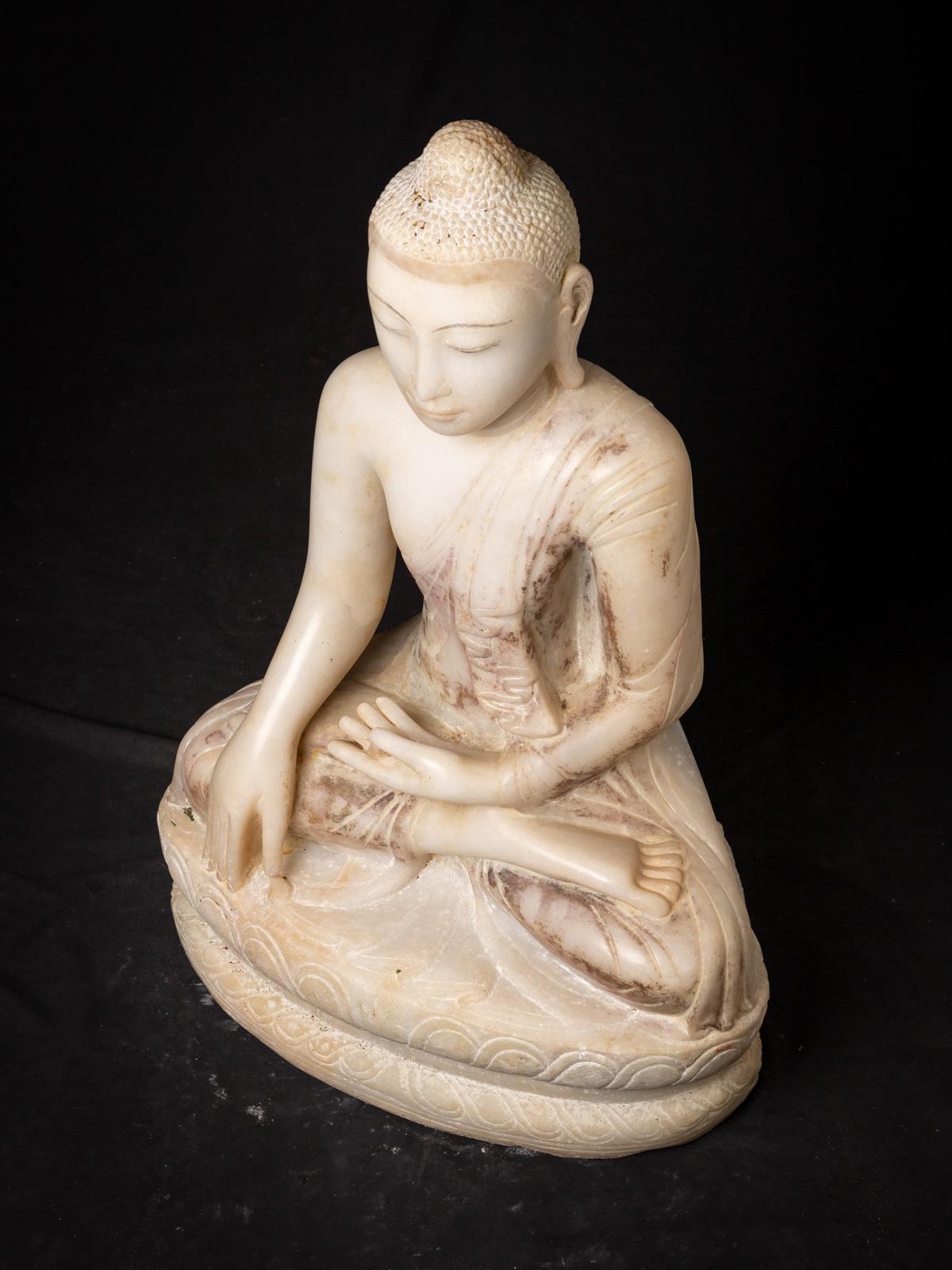 19th century Very special marble Burmese Buddha statue in Bhumisparsha Mudra For Sale 1