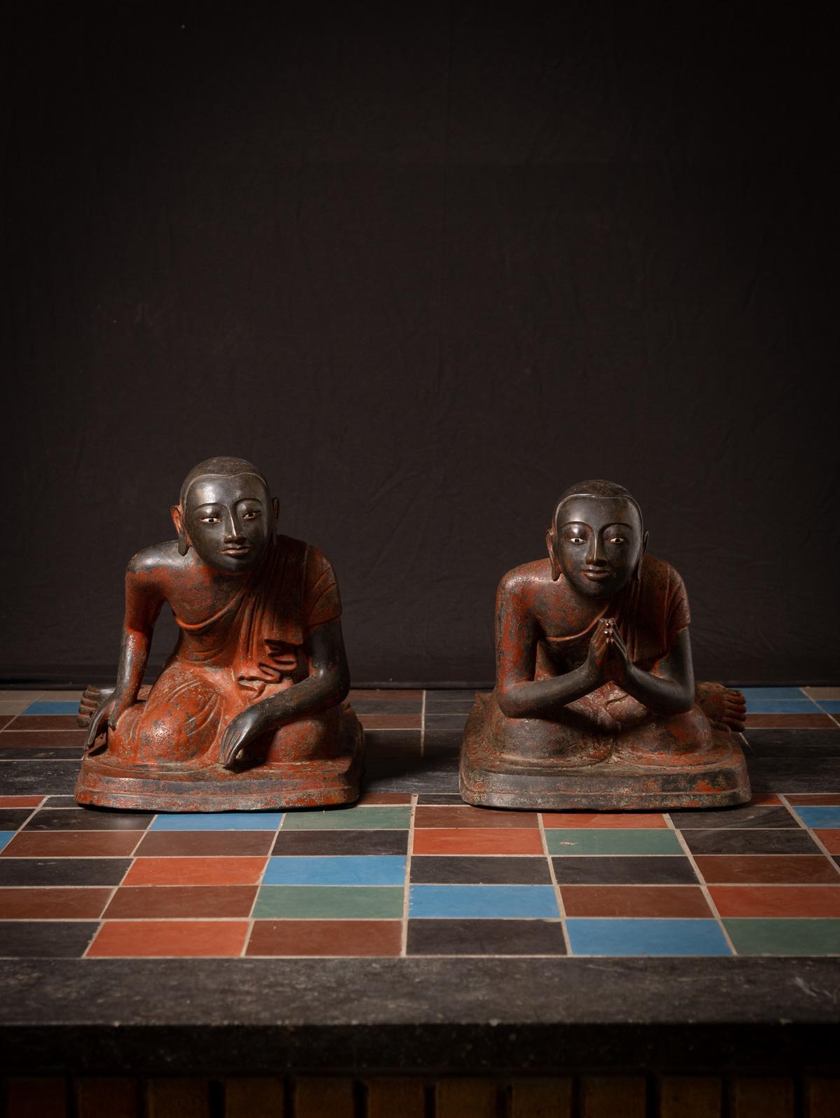 19th century very special pair of antique bronze Monk statues from Burma For Sale 13