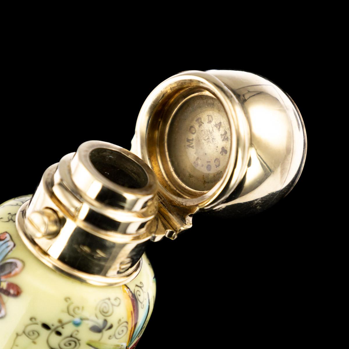 Victorian 18-Karat Gold and Enamel Scent Bottle, Sampson Mordan, circa 1880 4