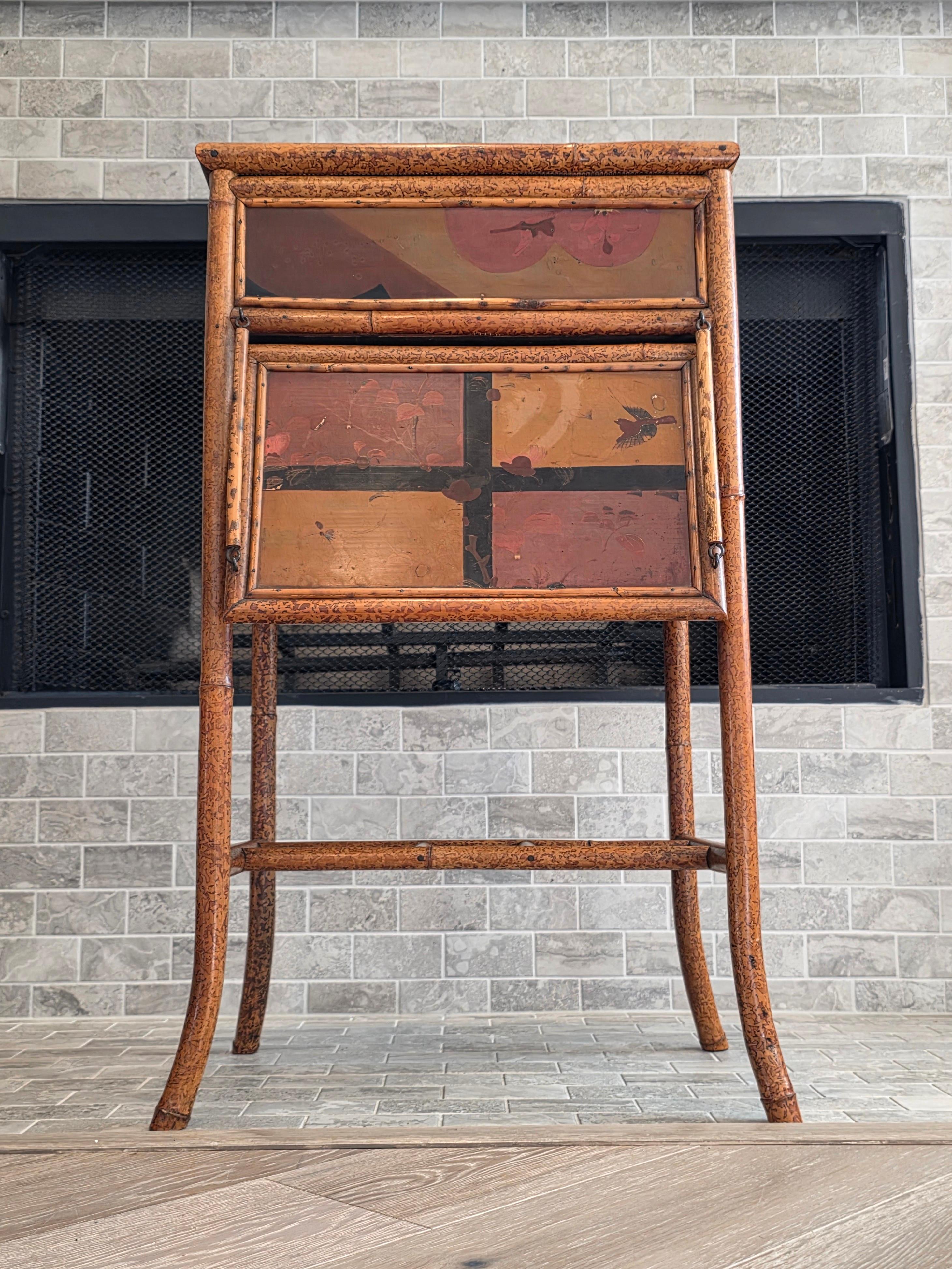 Fait main Table d'appoint en bambou pour la couture, 19e siècle, Aesthetic Movement, Chine en vente