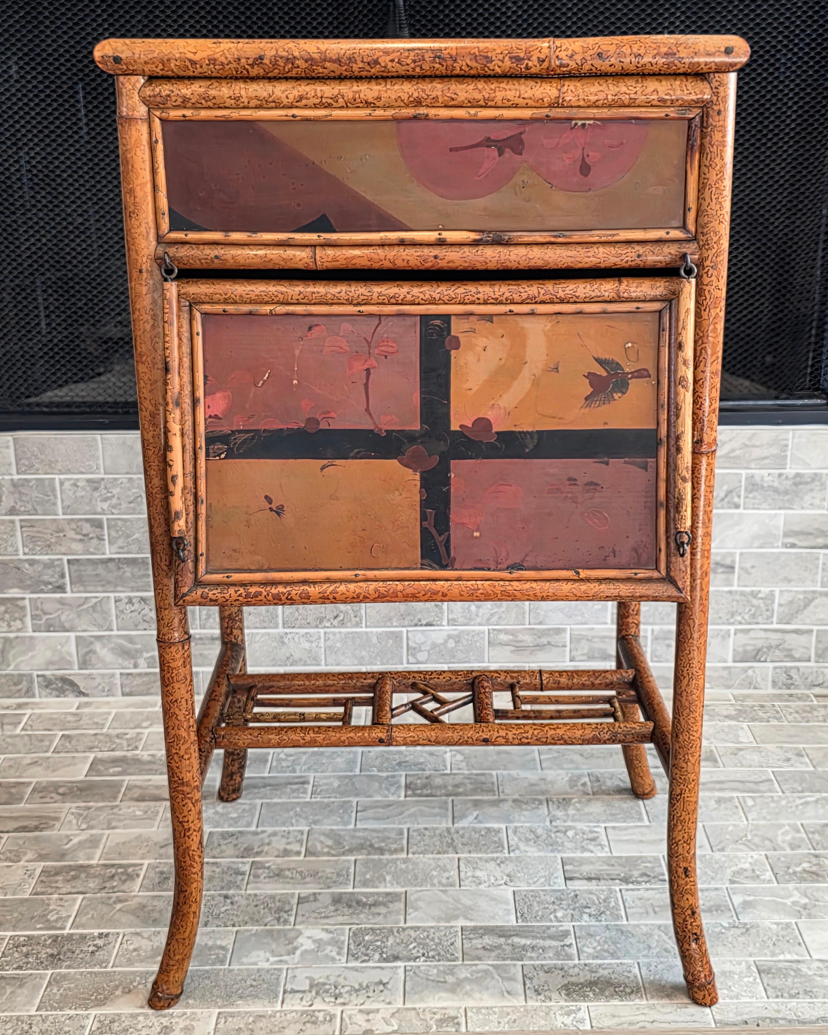 Table d'appoint en bambou pour la couture, 19e siècle, Aesthetic Movement, Chine Bon état - En vente à Forney, TX