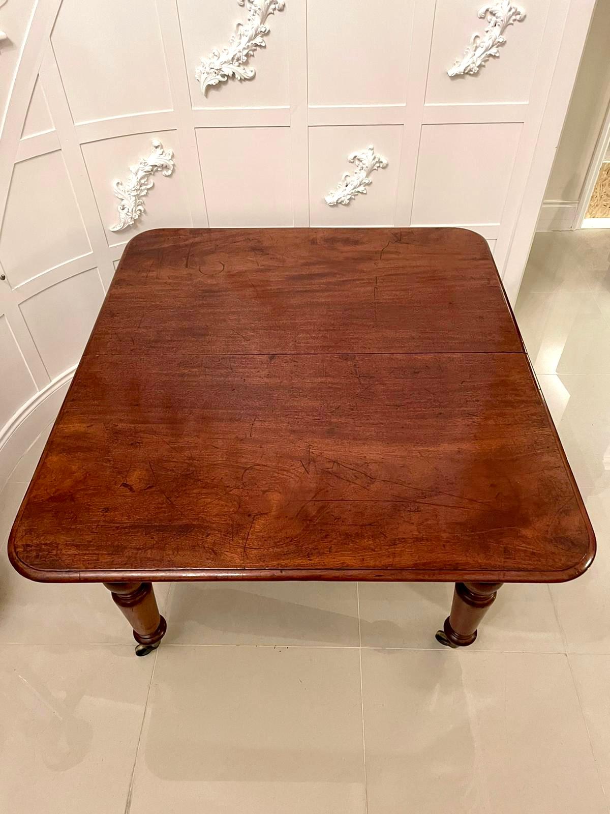 European 19th Century Victorian Antique Mahogany Extending Dining Table For Sale