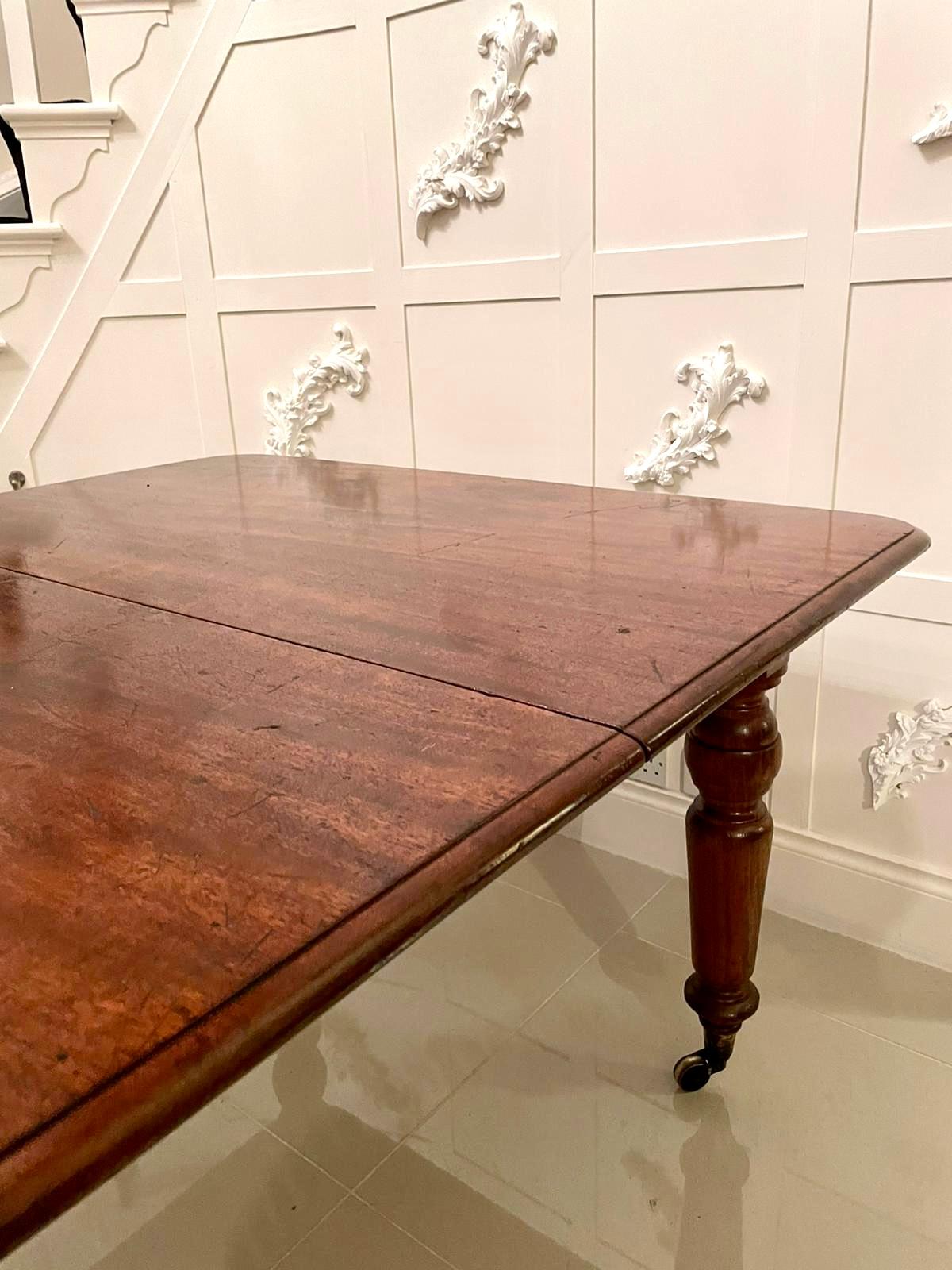 19th Century Victorian Antique Mahogany Extending Dining Table In Good Condition For Sale In Suffolk, GB