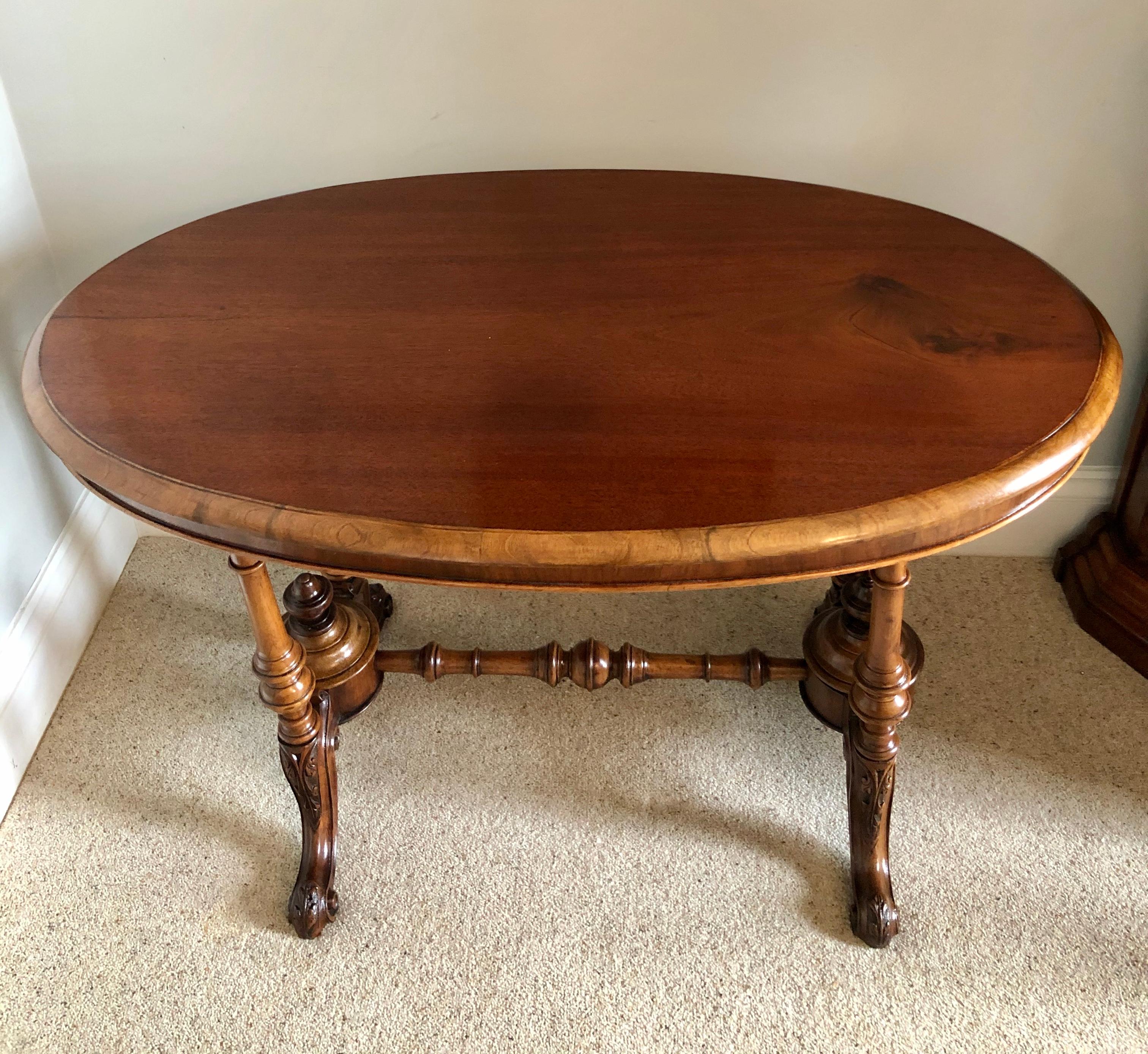 English 19th Century Victorian Antique Oval Walnut Centre Table