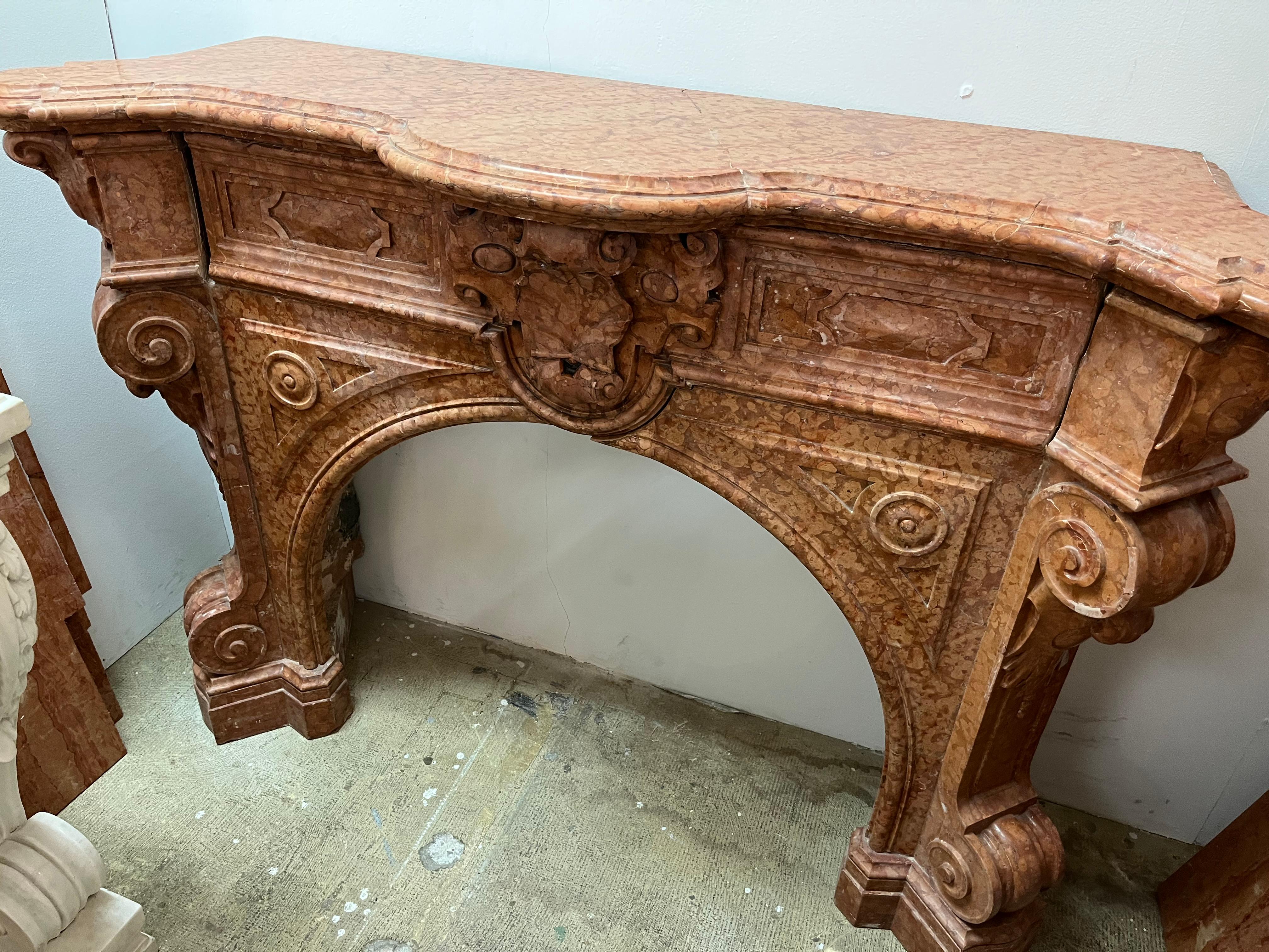 Hand-Carved 19th Century Victorian Arched Firebox Fire Surround in Sienna Marble For Sale
