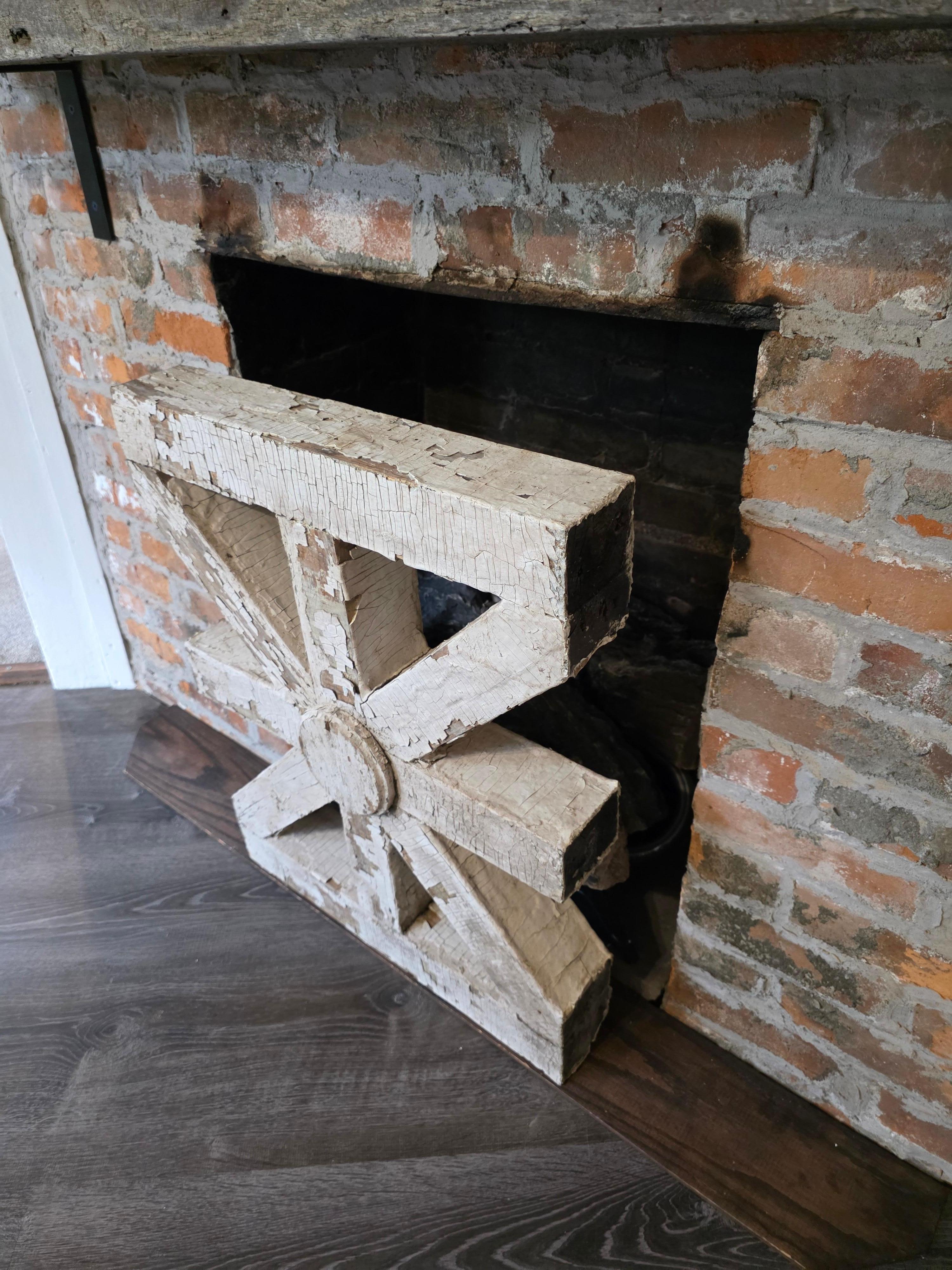 Elemento di ringhiera in legno bianco dipinto di recupero architettonico vittoriano del XIX secolo in vendita 5