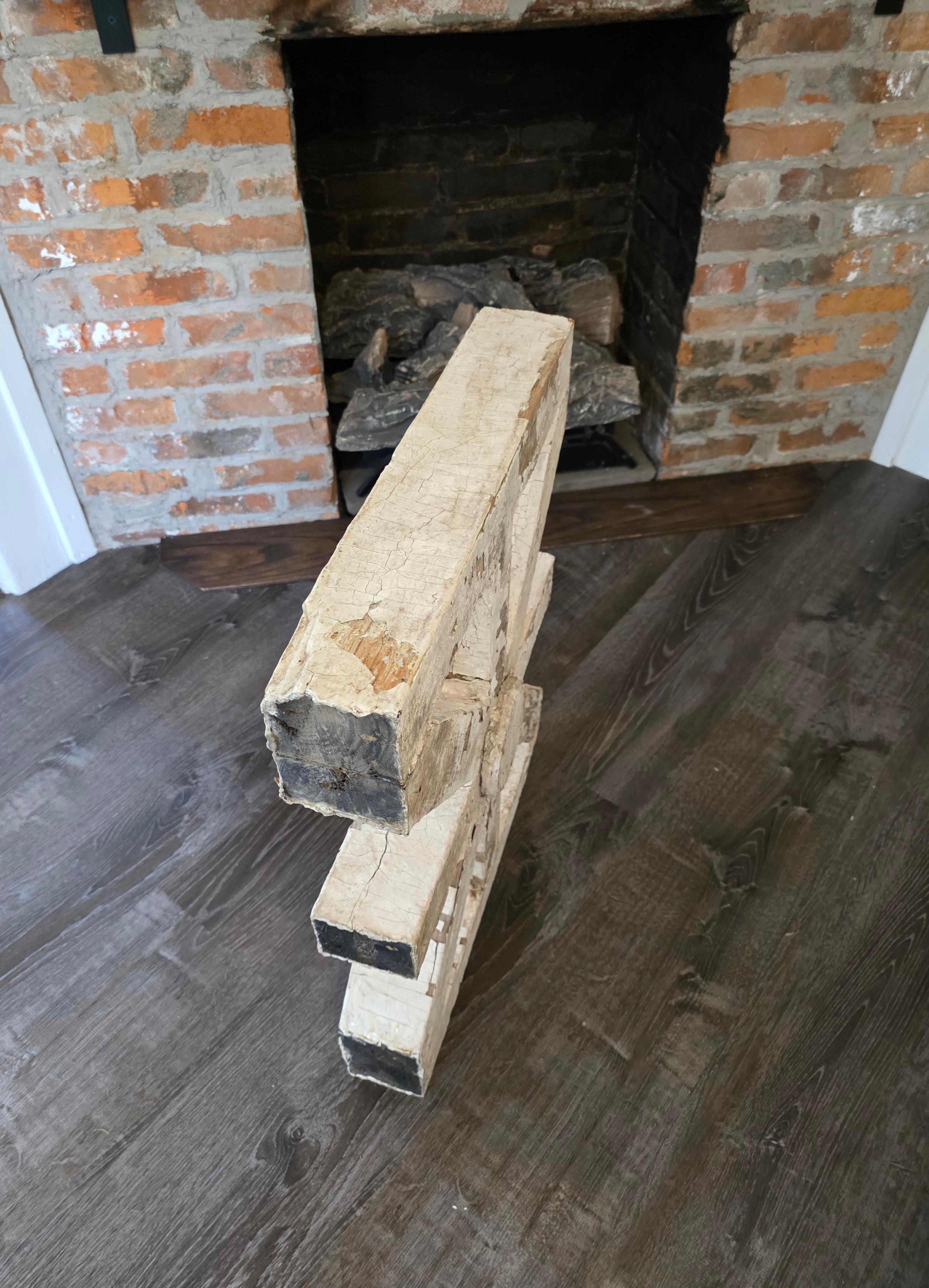 Elemento di ringhiera in legno bianco dipinto di recupero architettonico vittoriano del XIX secolo in vendita 6
