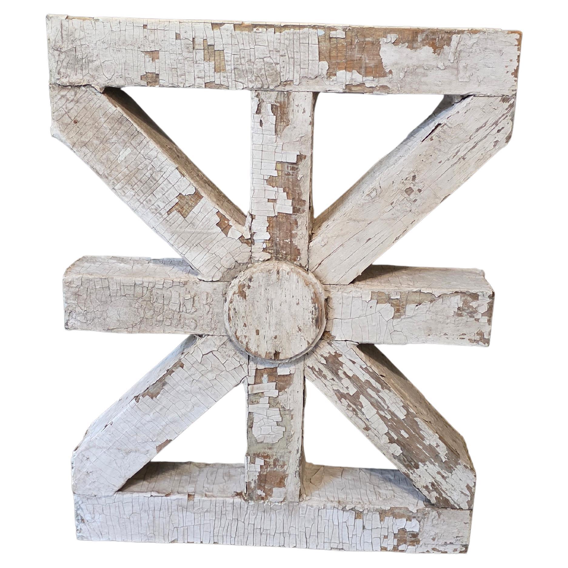 Elemento di ringhiera in legno bianco dipinto di recupero architettonico vittoriano del XIX secolo in vendita