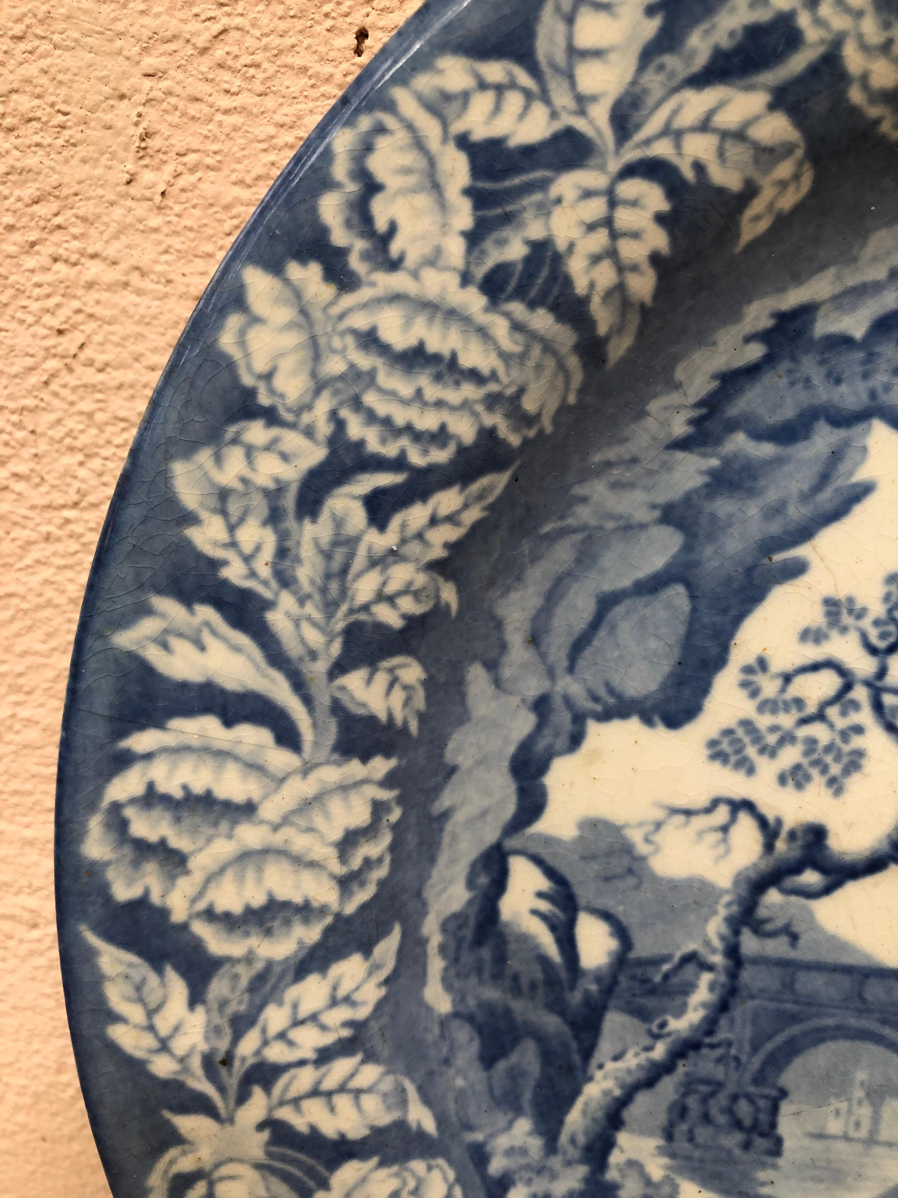 Début de l'époque victorienne Assiette Staffordshire bleue et blanche victorienne du 19ème siècle en vente