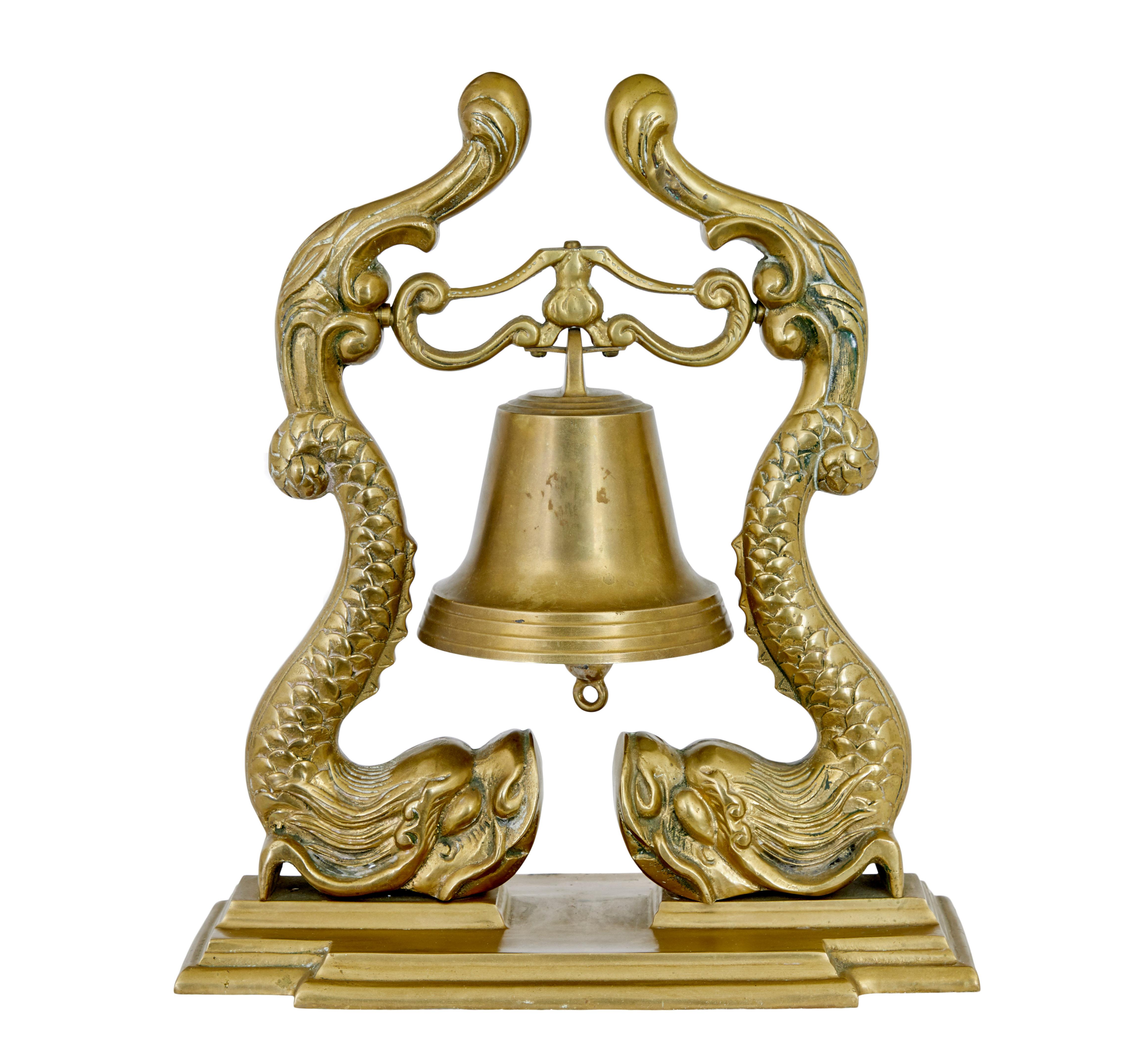 Cast 19th century Victorian brass decorative dinner bell For Sale