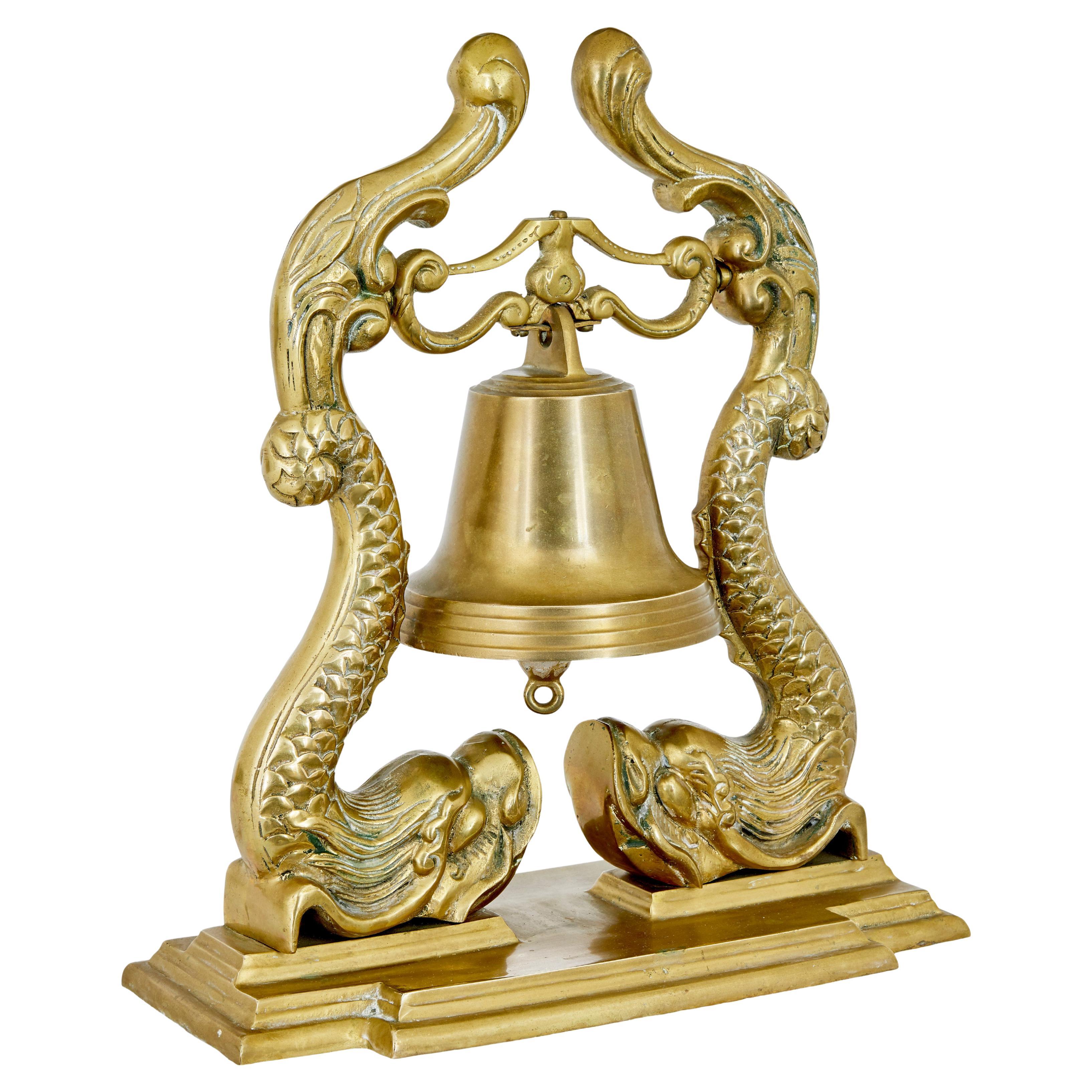 19th century Victorian brass decorative dinner bell For Sale