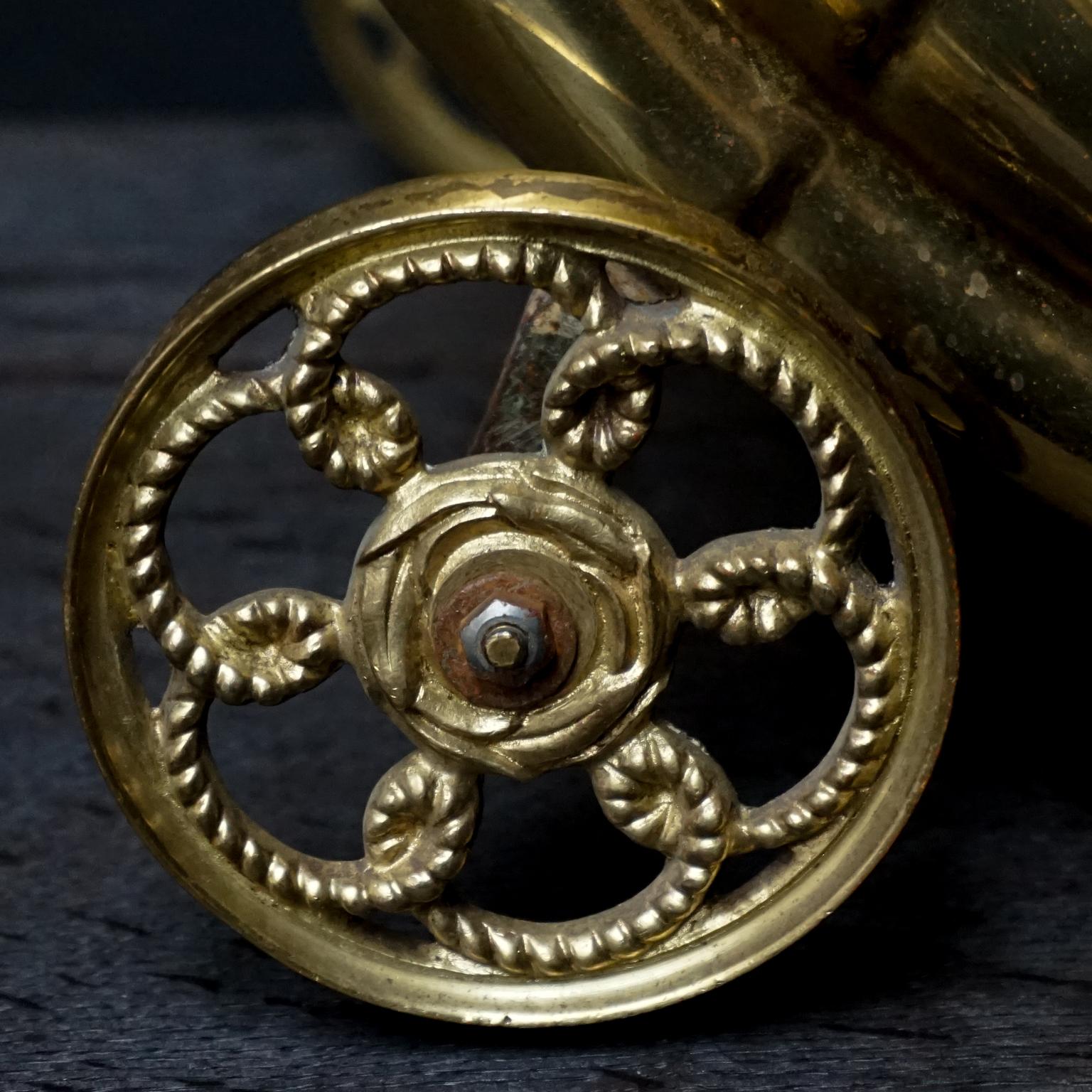 19th Century Victorian Brass Nautilus Shell Shaped Coal Scuttle or Purdonium For Sale 10