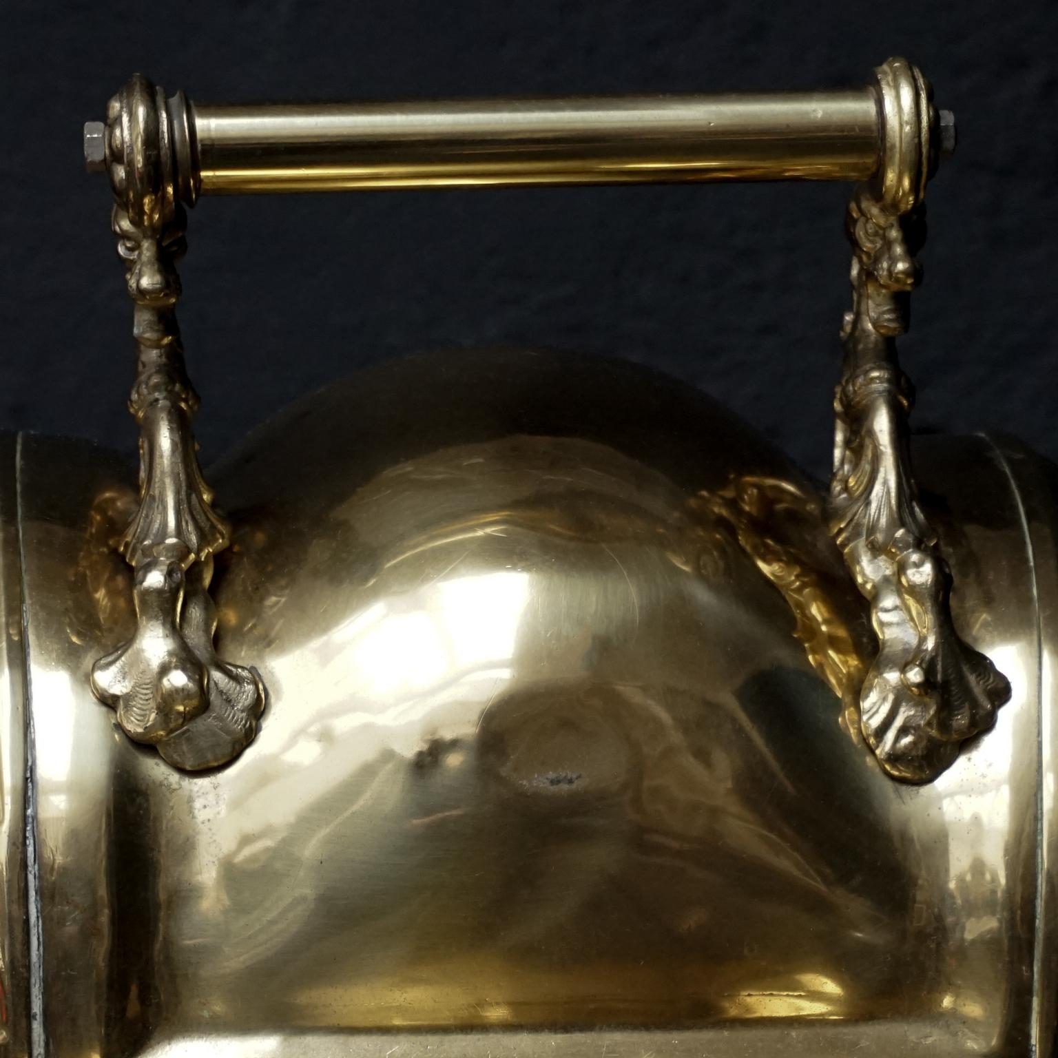 19th Century Victorian Brass Nautilus Shell Shaped Coal Scuttle or Purdonium For Sale 13