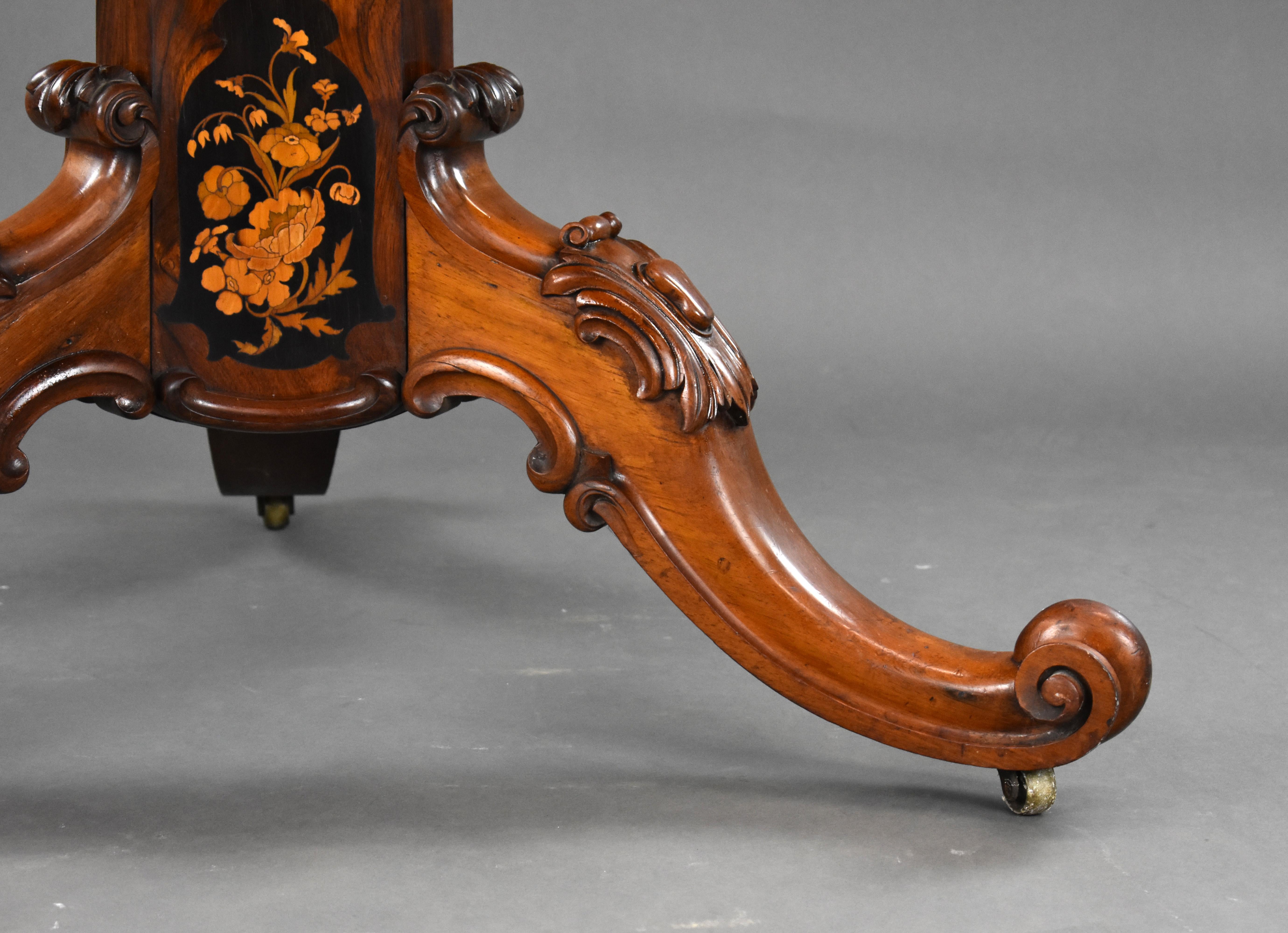 Viktorianischer Mitteltisch aus Wurzelnussholz mit Intarsien aus dem 19. Jahrhundert im Angebot 9