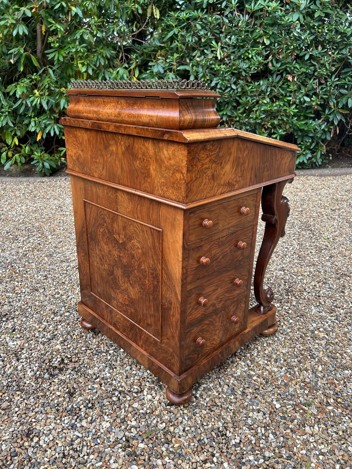 XIXe siècle Davenport victorien du 19ème siècle en vente