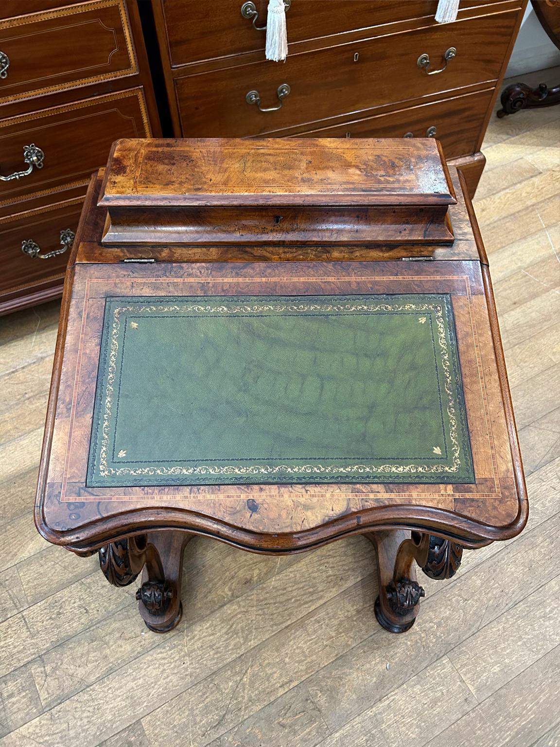 19th Century Victorian Burr Walnut Inlaid Davenport In Good Condition In Richmond, Surrey
