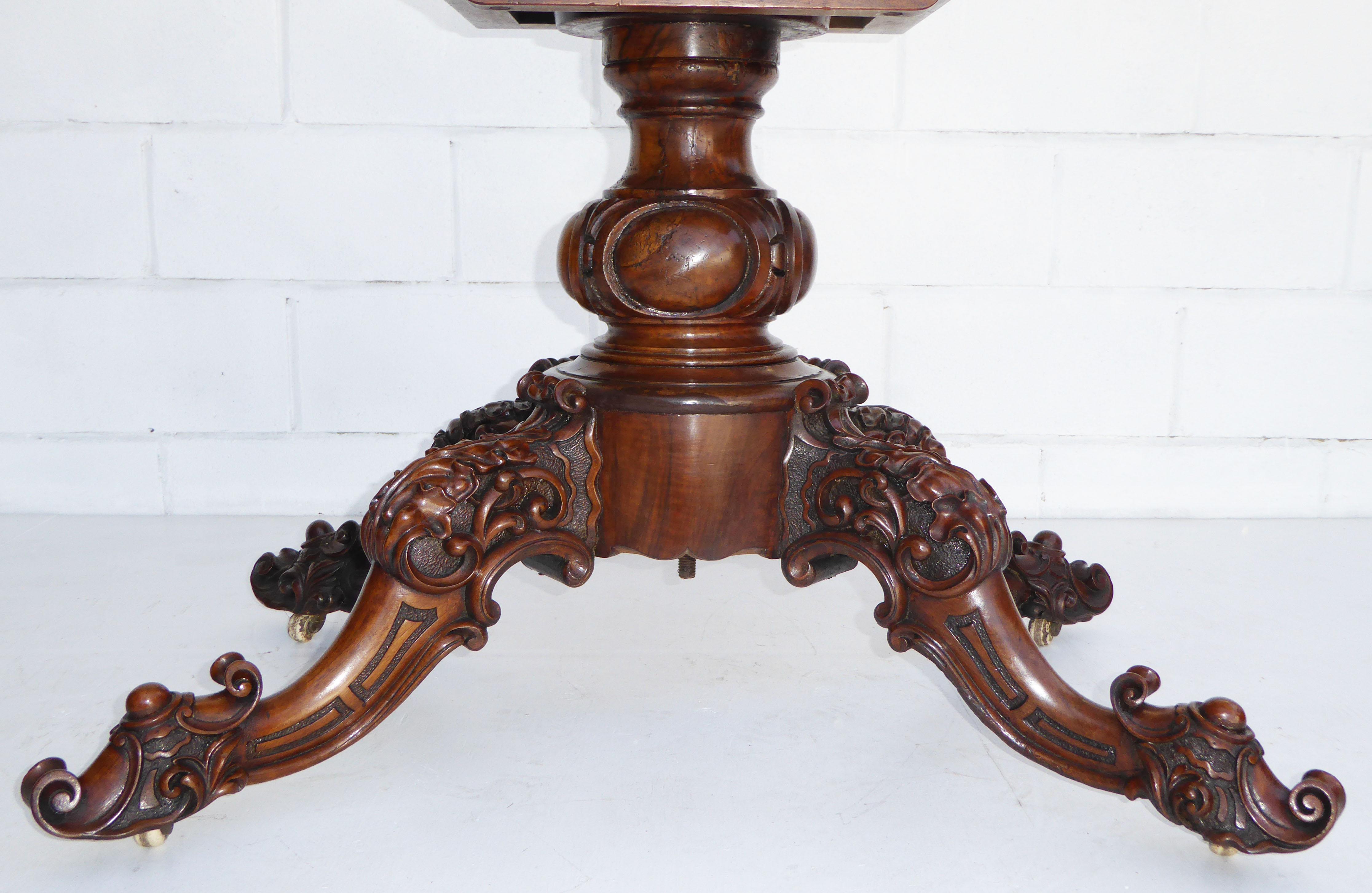 19th Century Victorian Burr Walnut Oval Dining Table 4