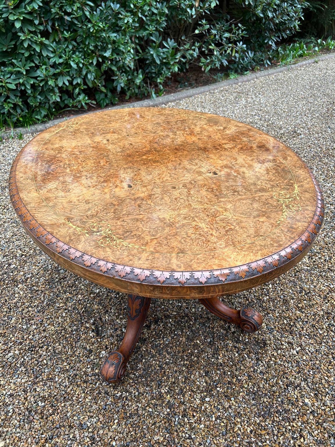 English 19th Century Victorian Burr Walnut Oval Tilt-Top Breakfast Table