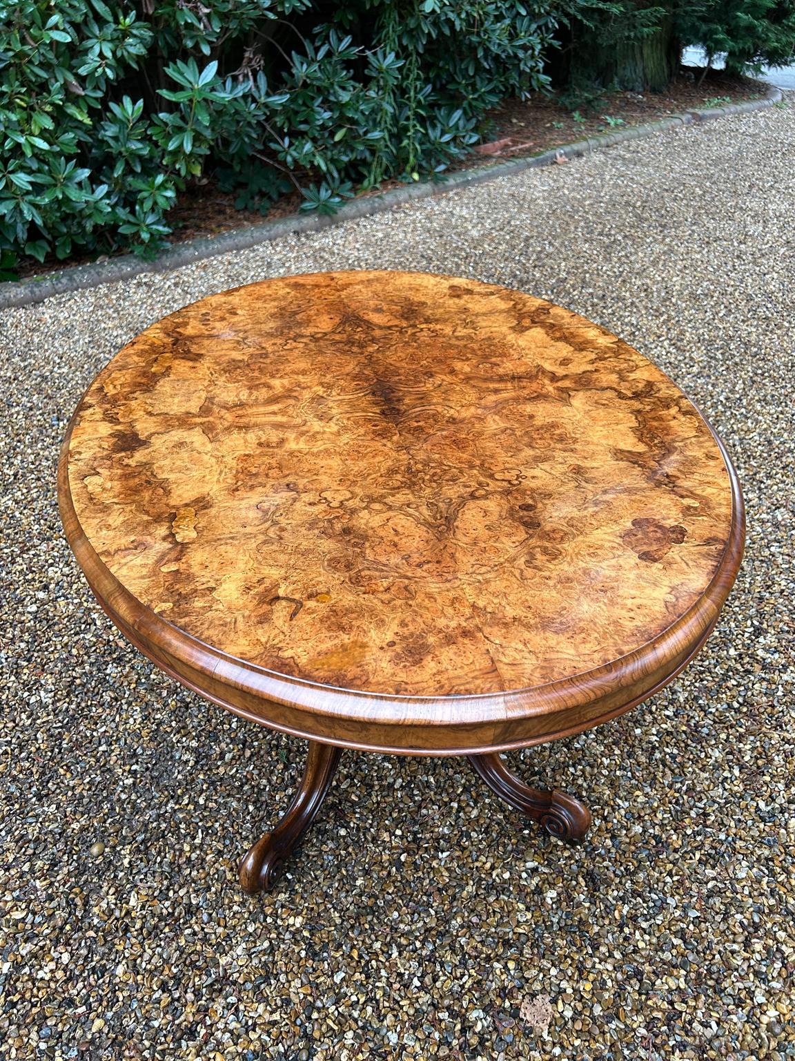 English 19th Century Victorian Burr Walnut Oval Tilt-Top Breakfast Table