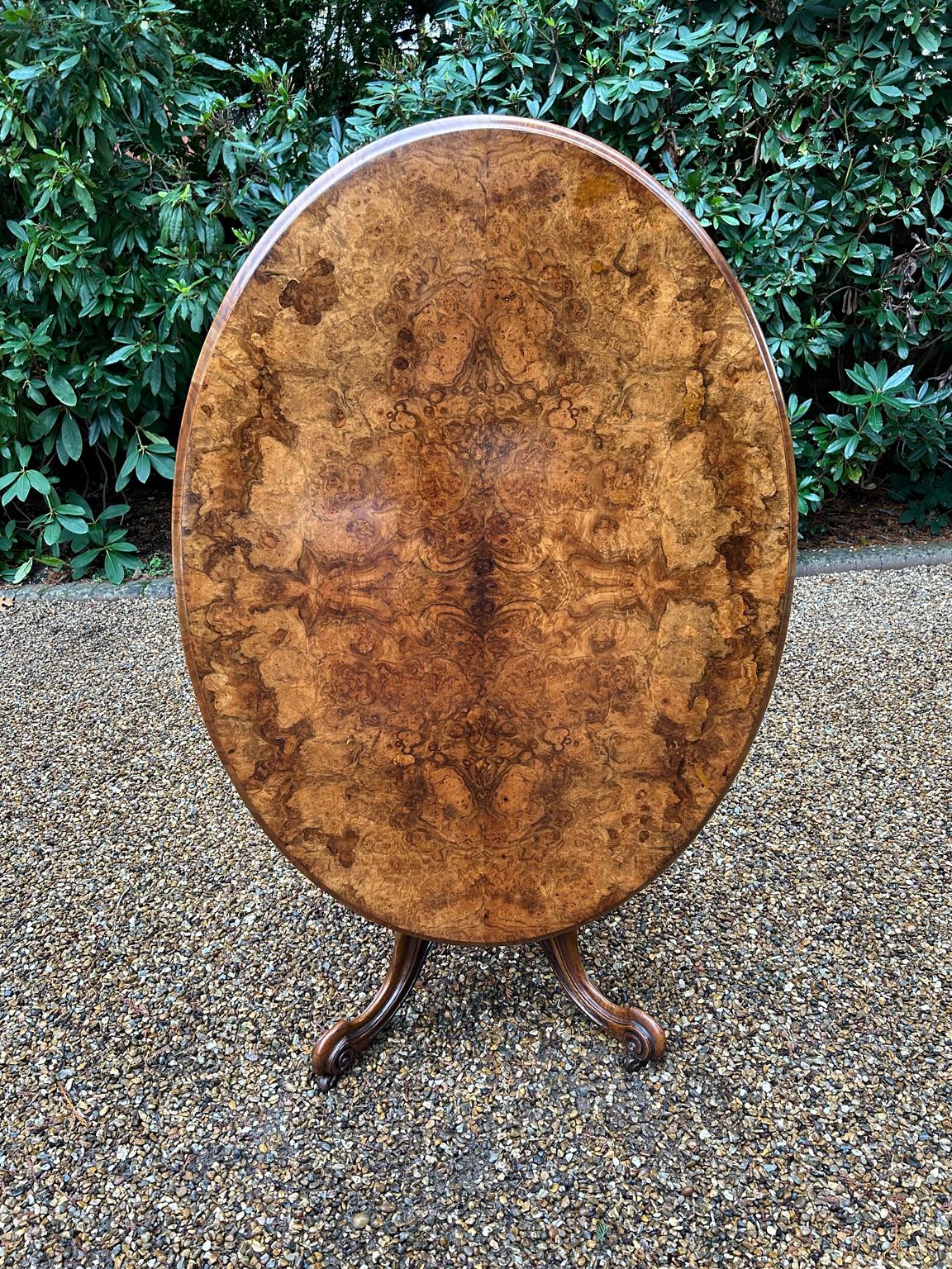 Hand-Crafted 19th Century Victorian Burr Walnut Oval Tilt-Top Breakfast Table For Sale