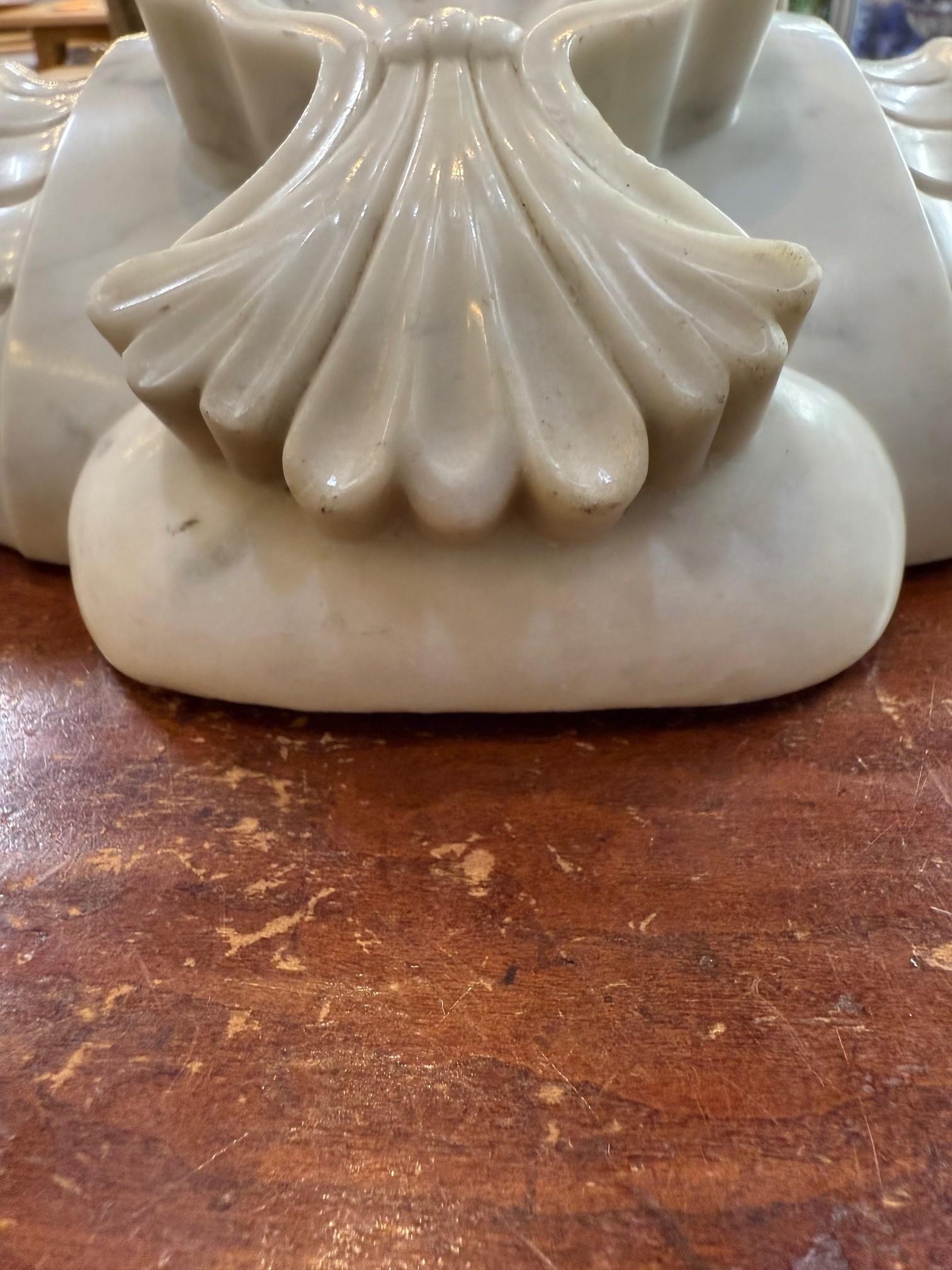 19th Century Victorian Carrara Marble Mantel Keystone For Sale 1