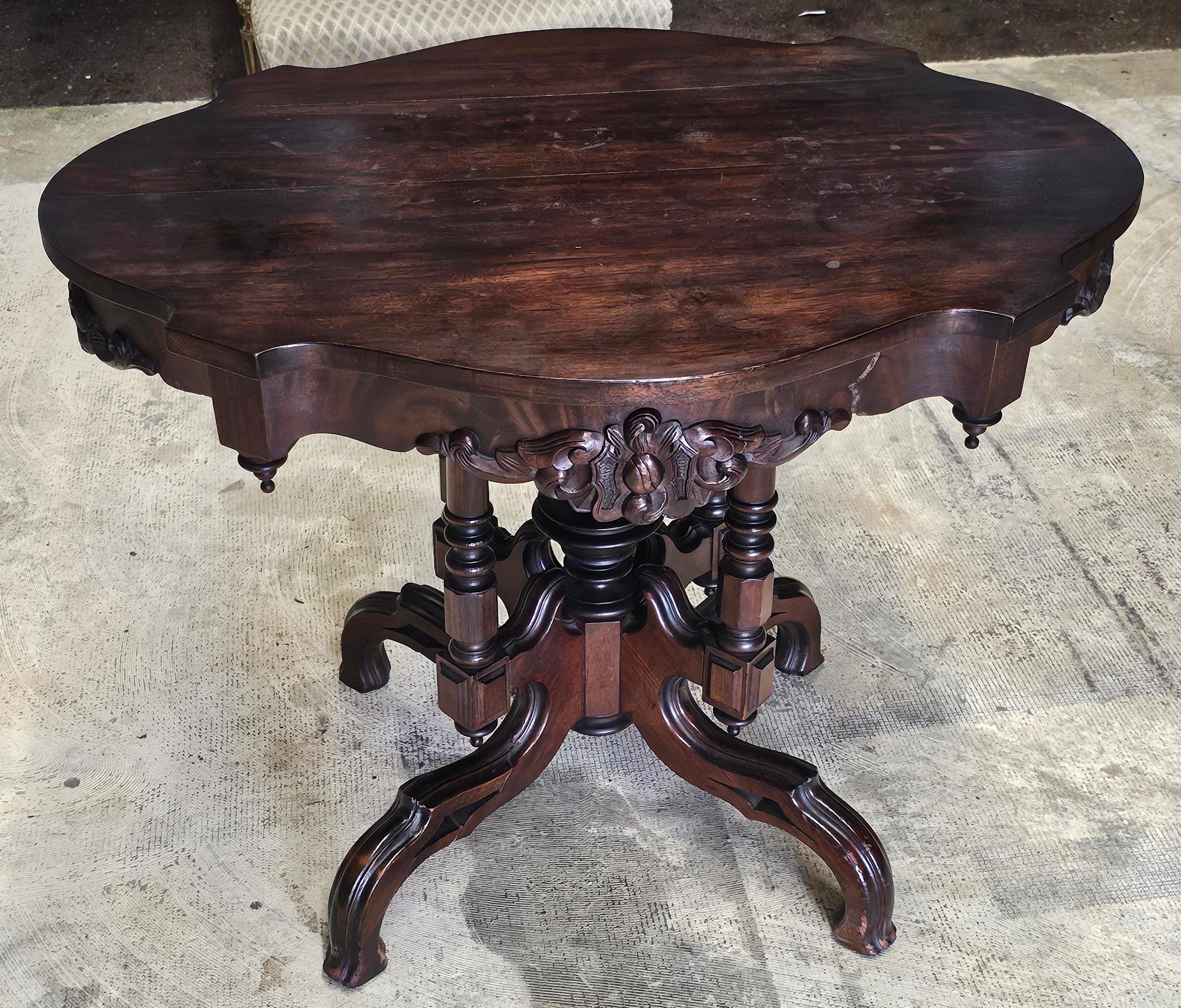 19th Century Victorian Carved and Stained Walnut Center Table For Sale 1