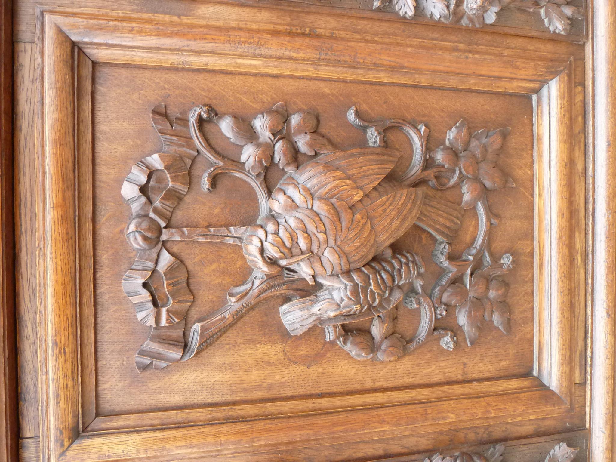 19th Century Victorian Carved Oak Sideboard In Good Condition For Sale In Chelmsford, Essex