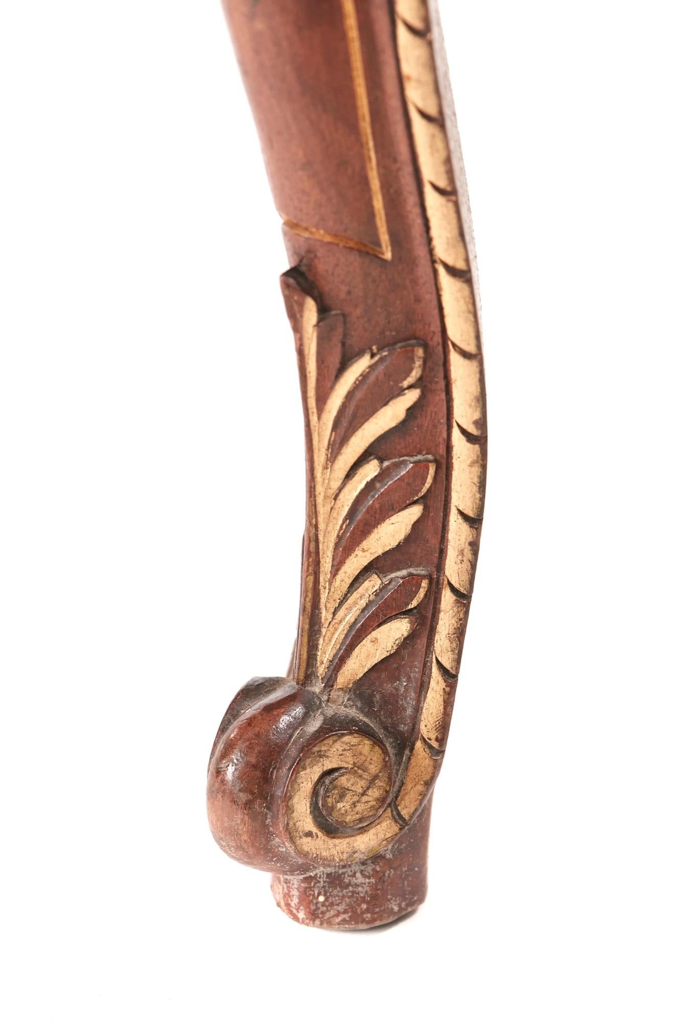 Viktorianischer Hocker aus geschnitztem Nussbaum und vergoldetem Holz, 19. Jahrhundert im Angebot 1