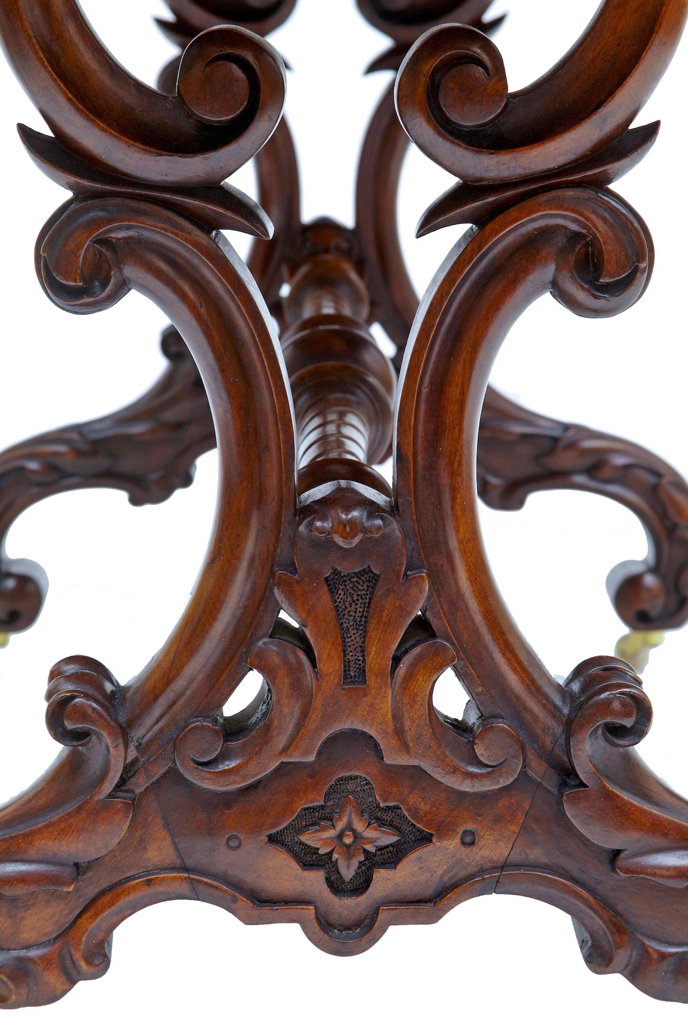 19th Century Victorian Carved Walnut Side Table In Good Condition In Debenham, Suffolk