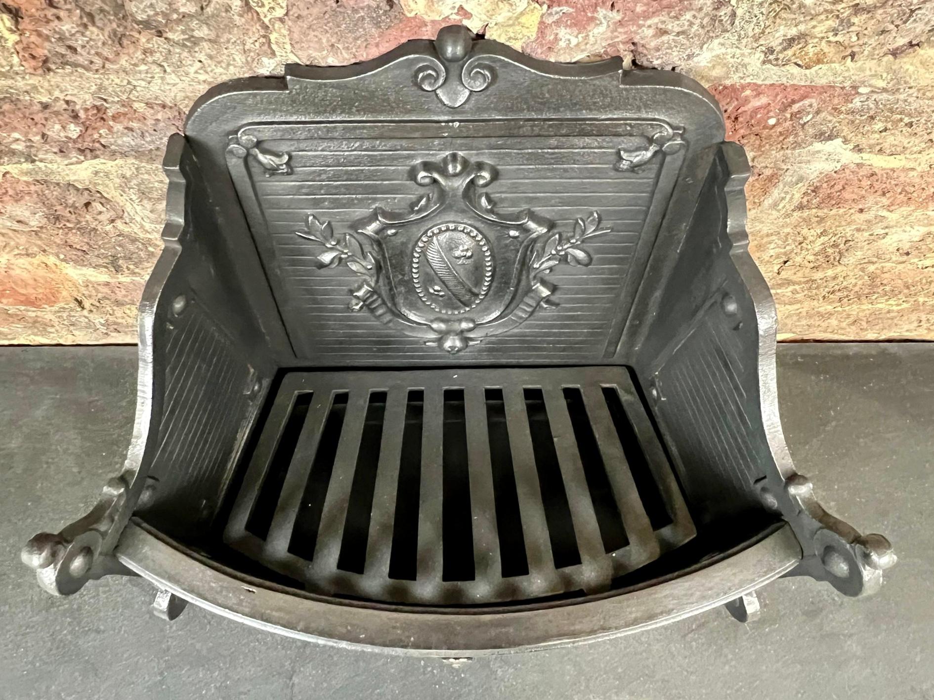 English 19th Century Victorian Cast Iron Fireplace Grate For Sale